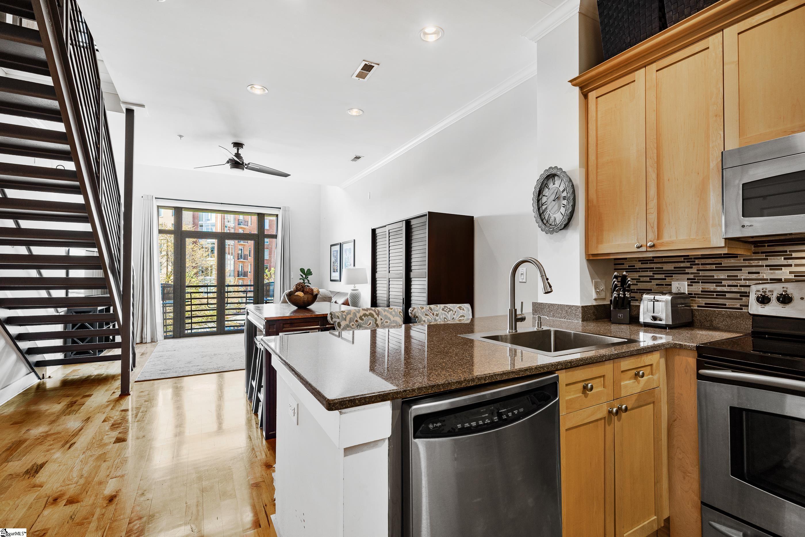 101 W Court Street Unit 228