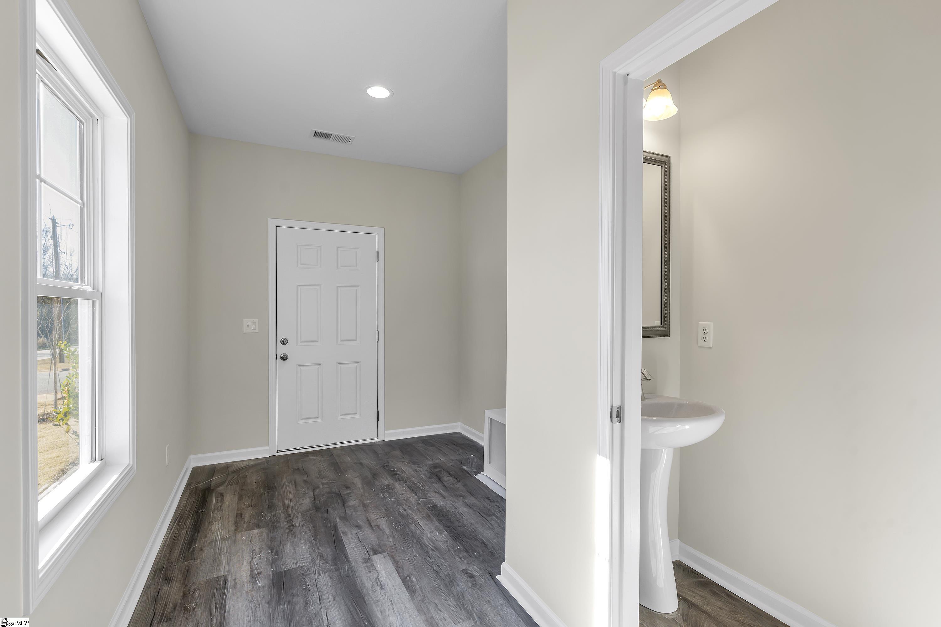1006 Silverbend Trail