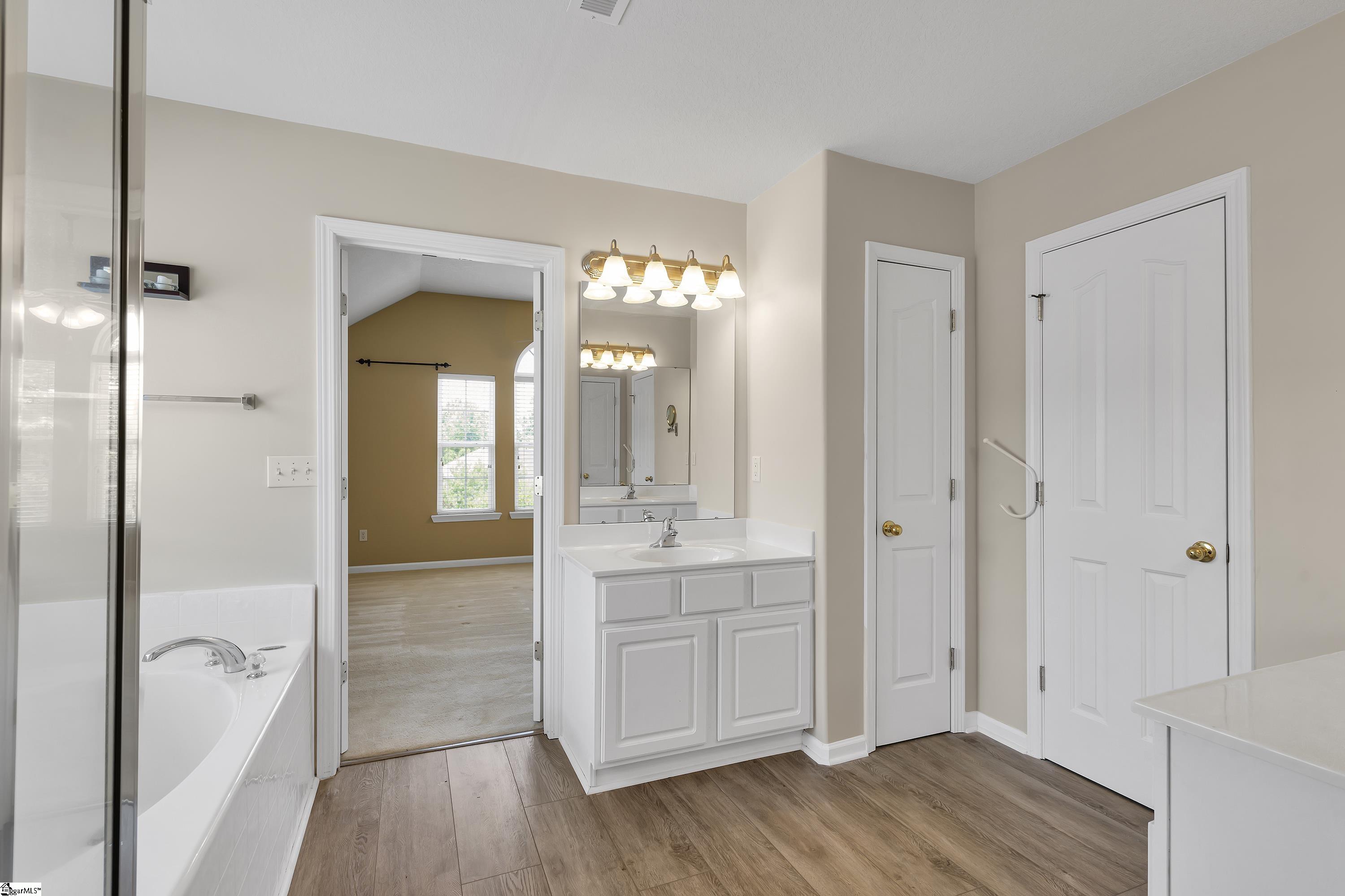 101 Cretewood Place