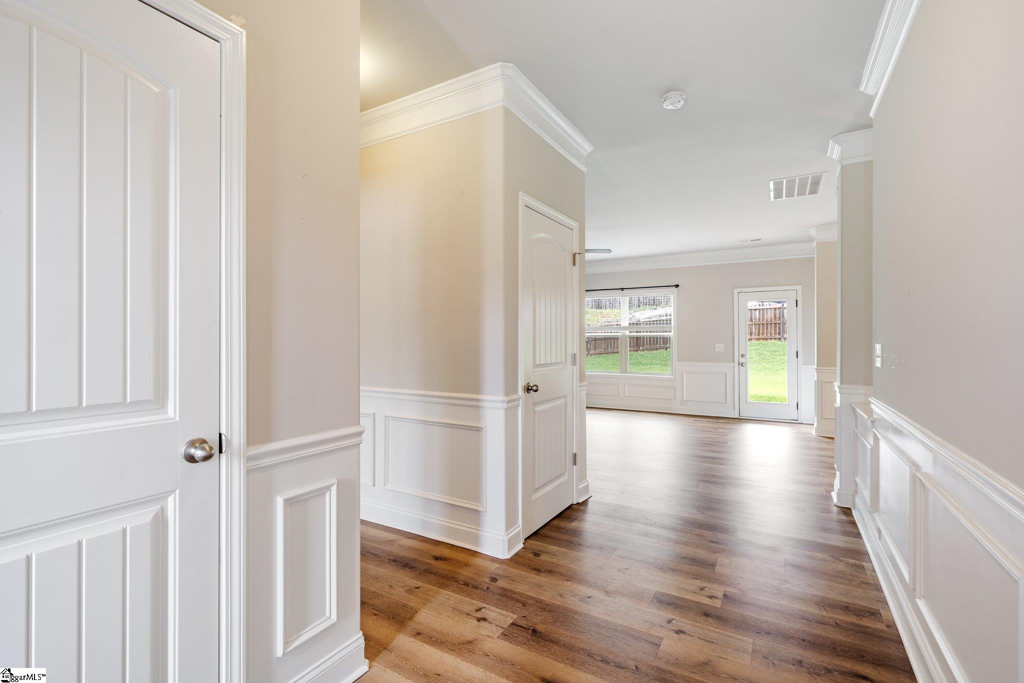 458 Wolfbend Road