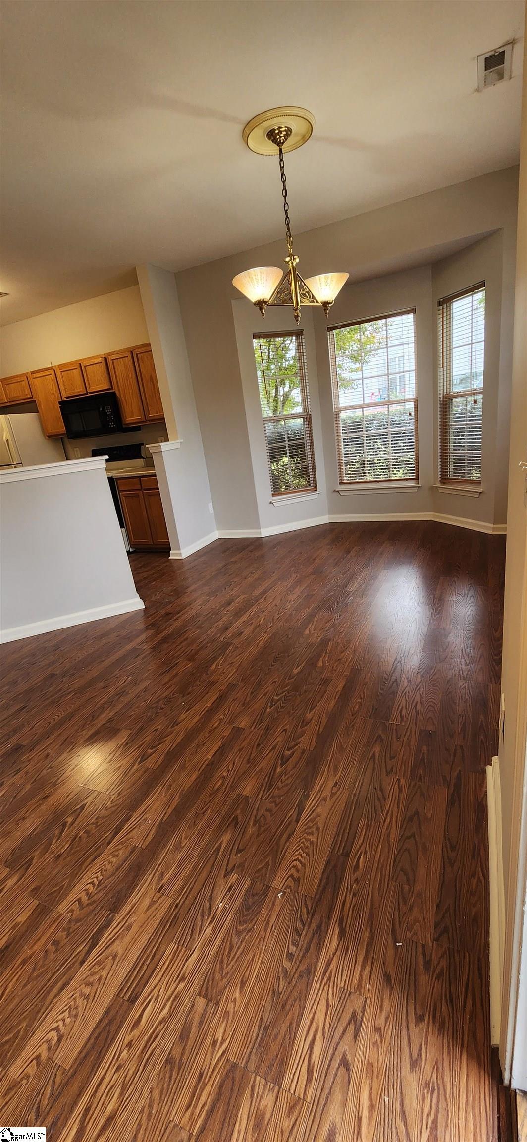32 Spring Crossing Circle