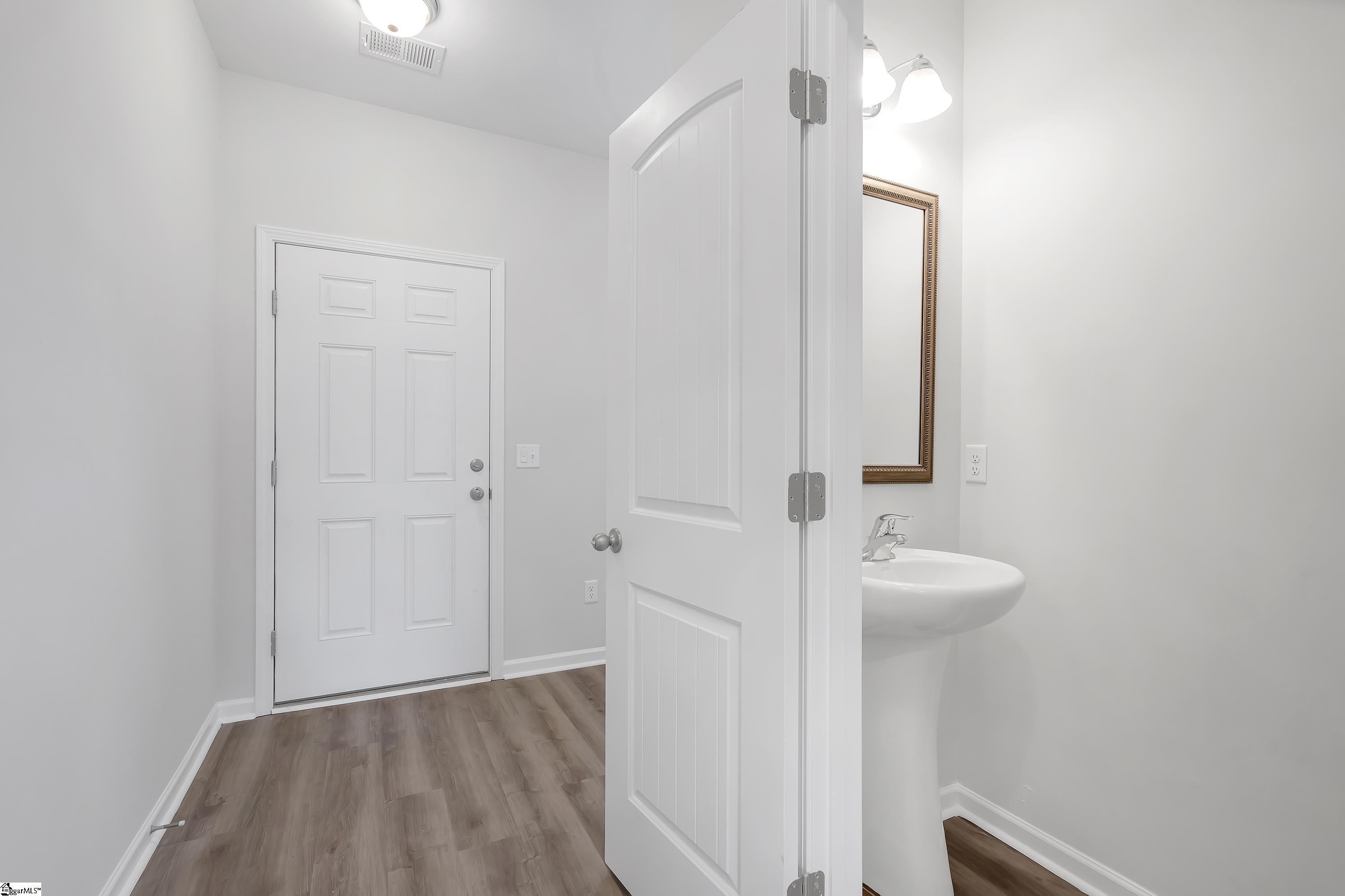 1043 Silverbend Trail