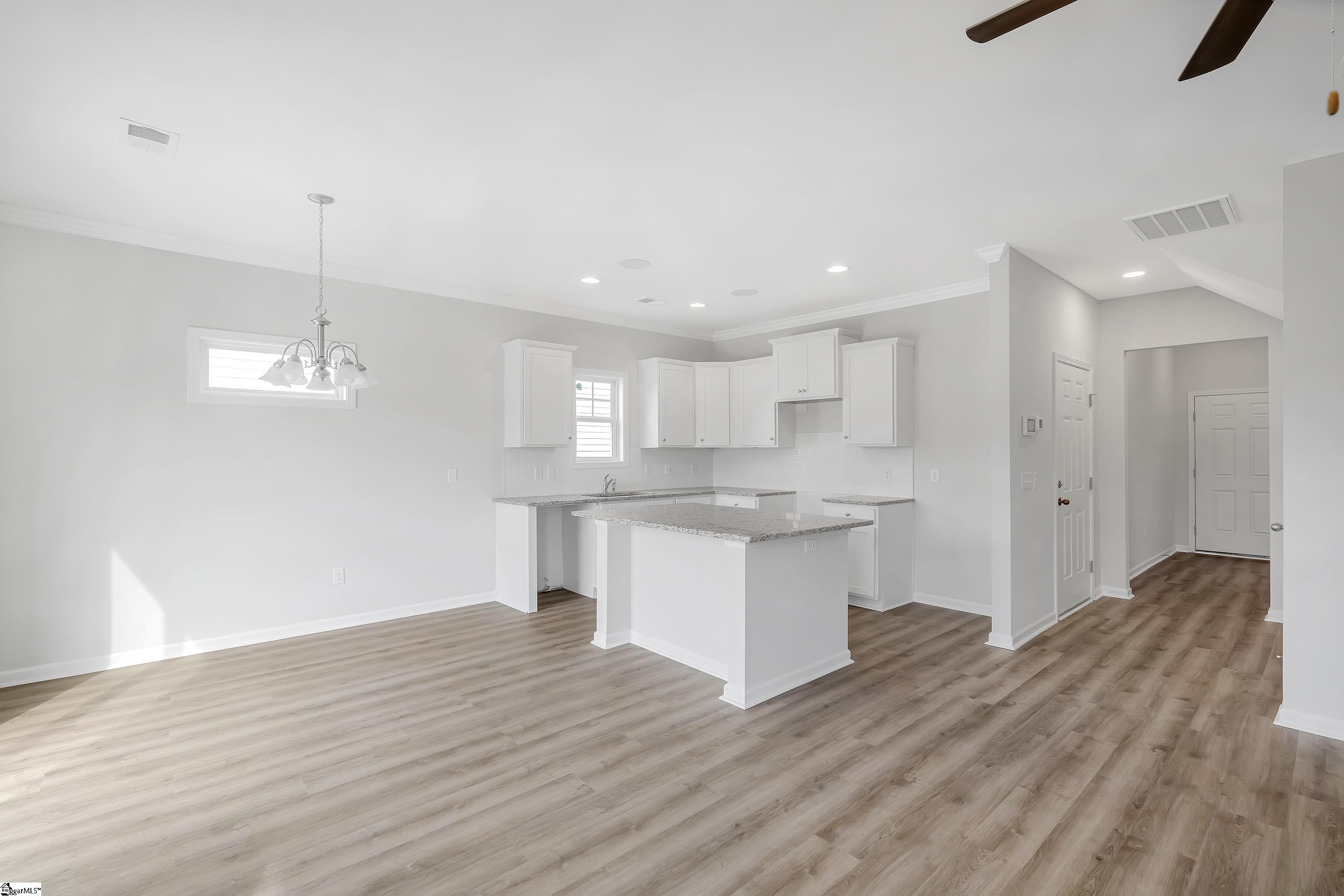 1043 Silverbend Trail