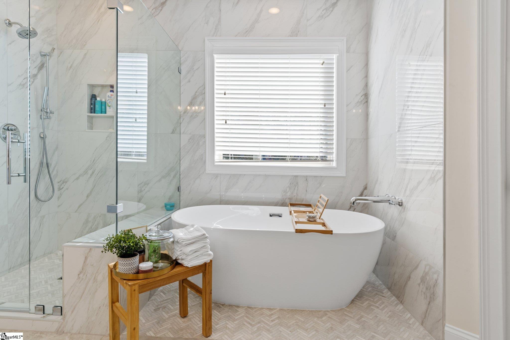 128 Ridgewater Court