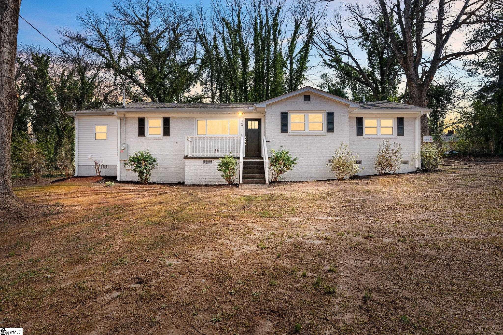 407 E Dorchester Boulevard