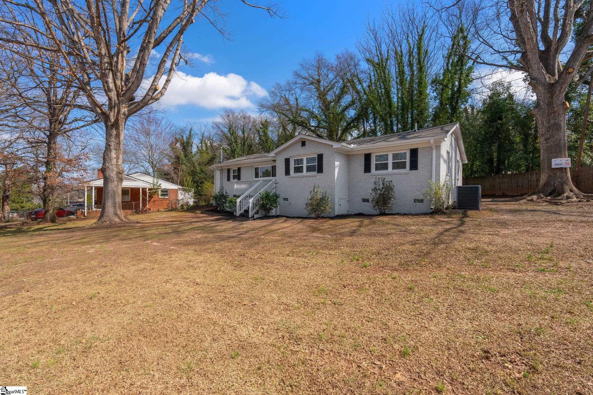 407 E Dorchester Boulevard