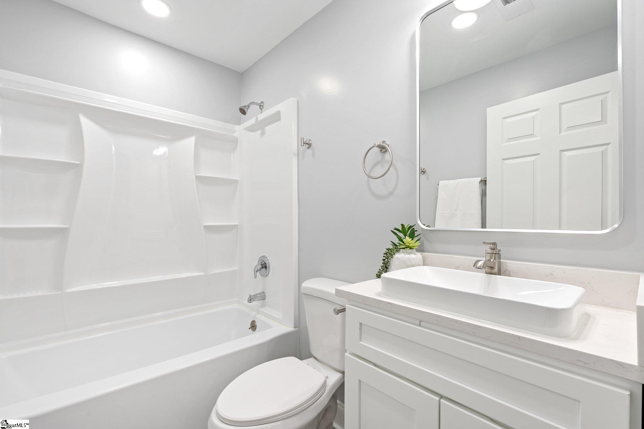 407 E Dorchester Boulevard