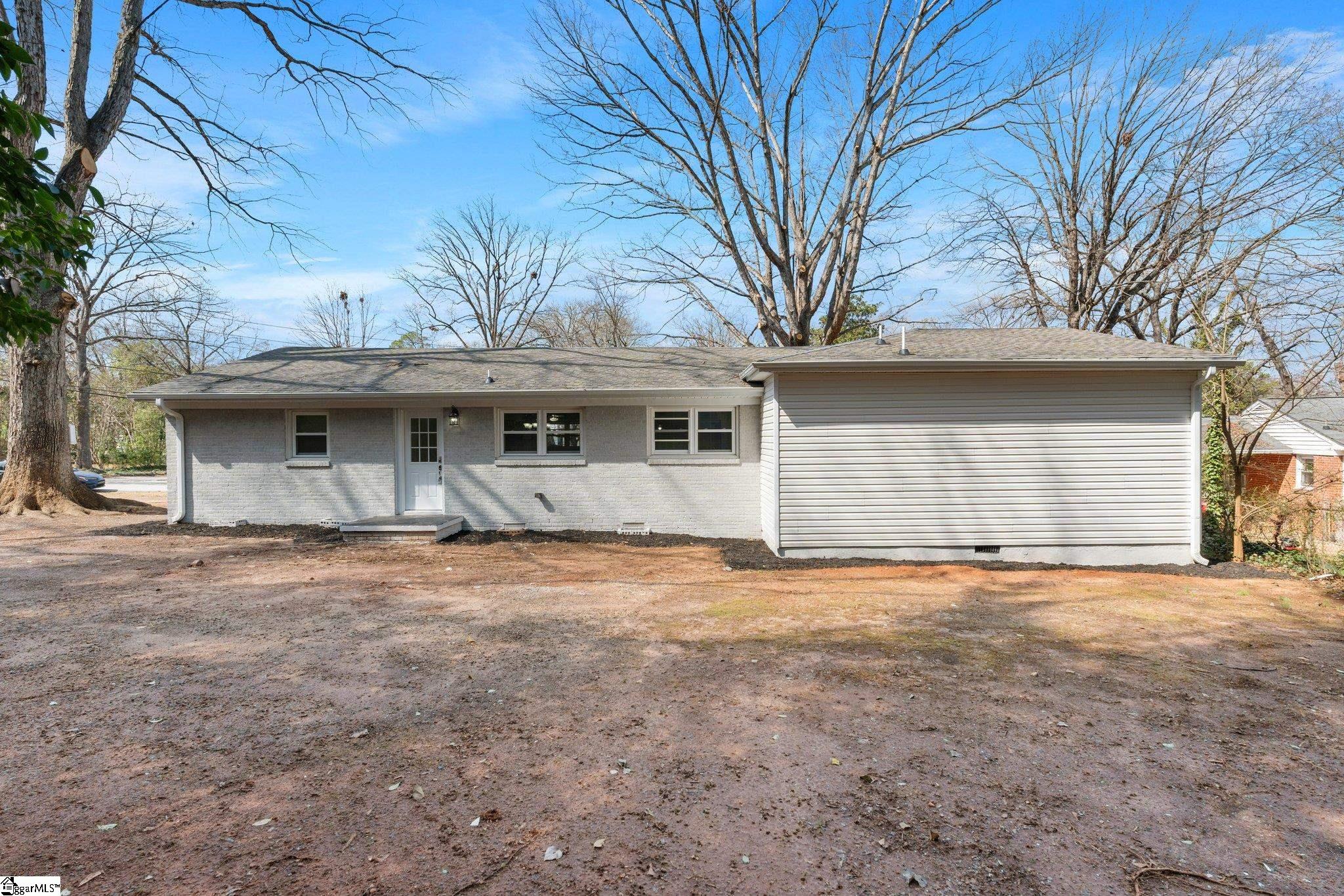 407 E Dorchester Boulevard