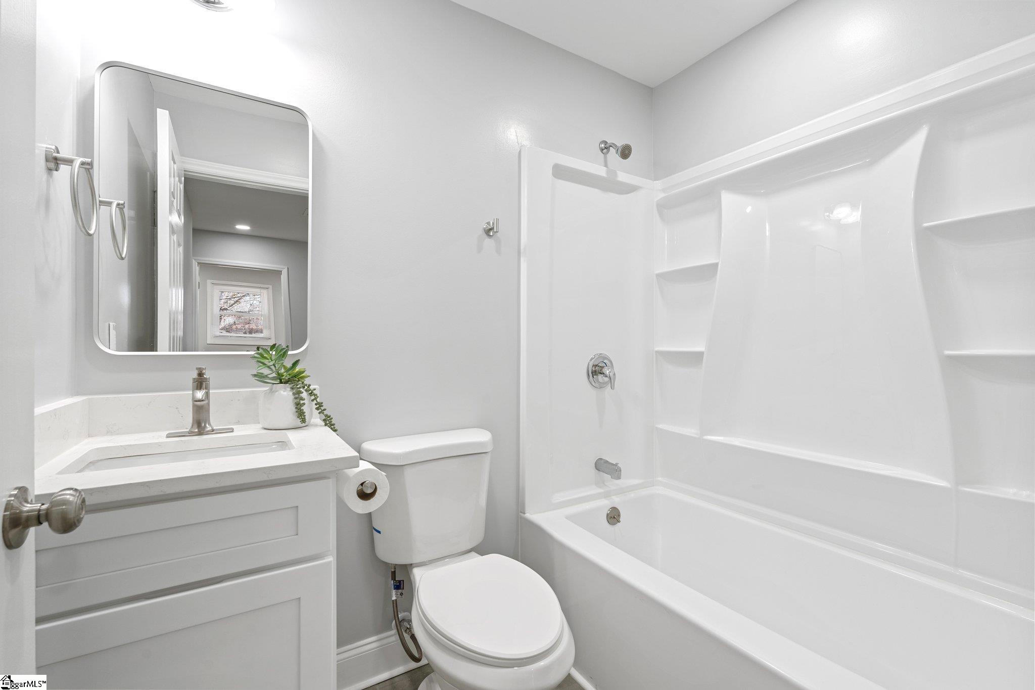 407 E Dorchester Boulevard