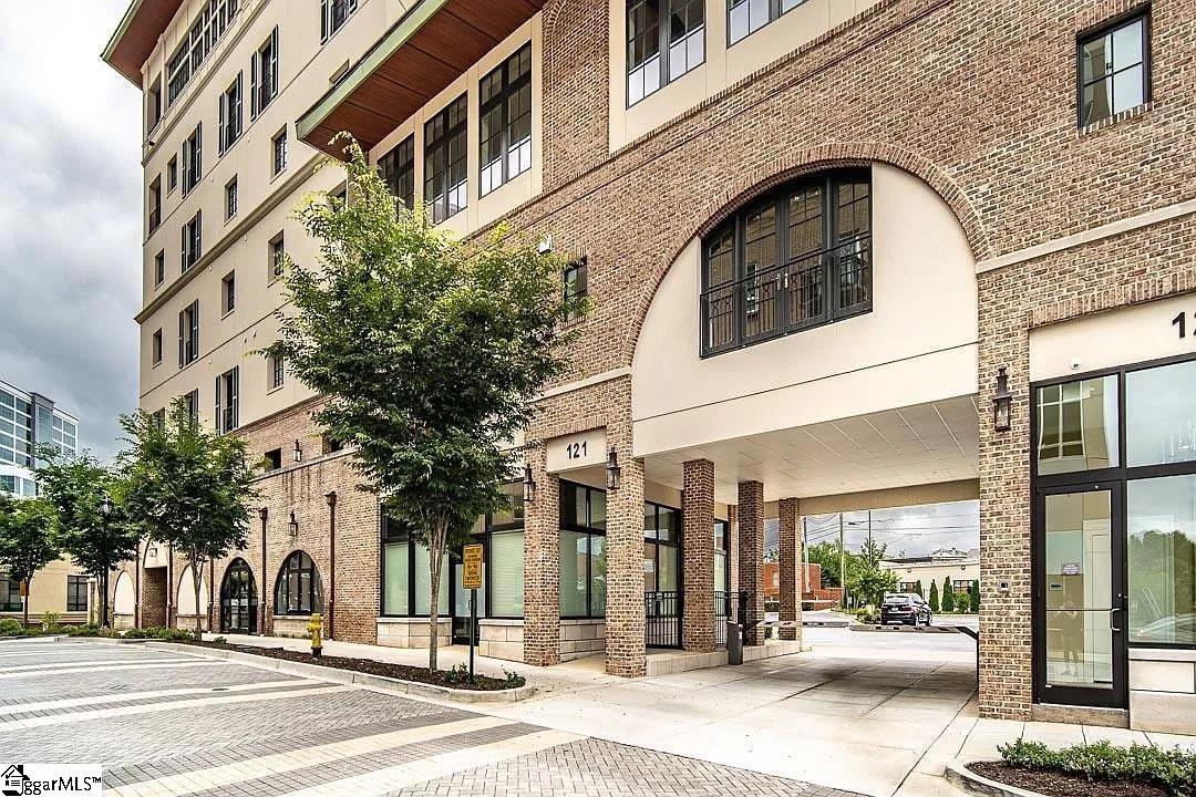 121 Rhett Street Unit 402 Unit: Unit # 402