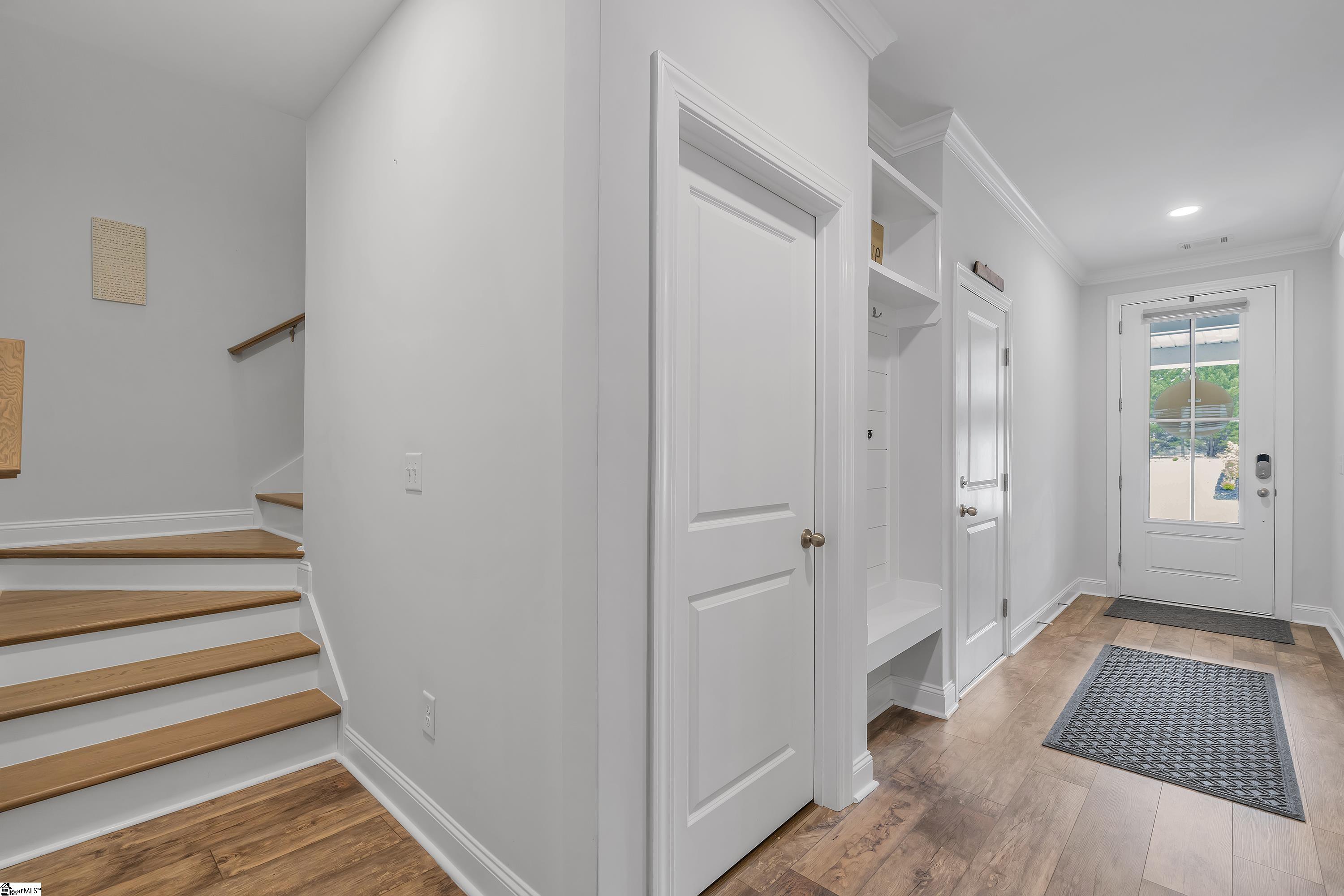 1012 Cortland Valley