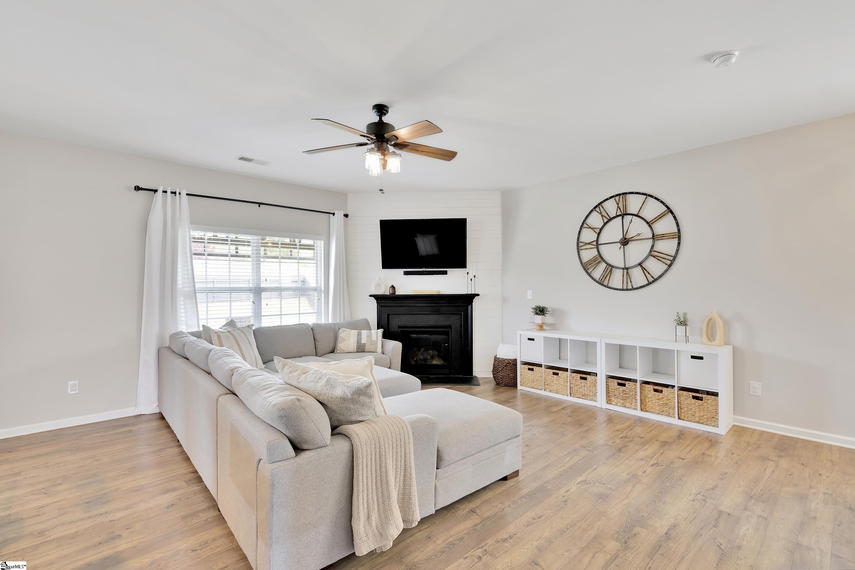 5 Spyglen Way