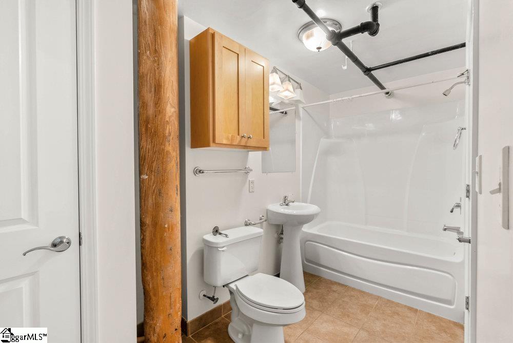 300 South Street Unit 208