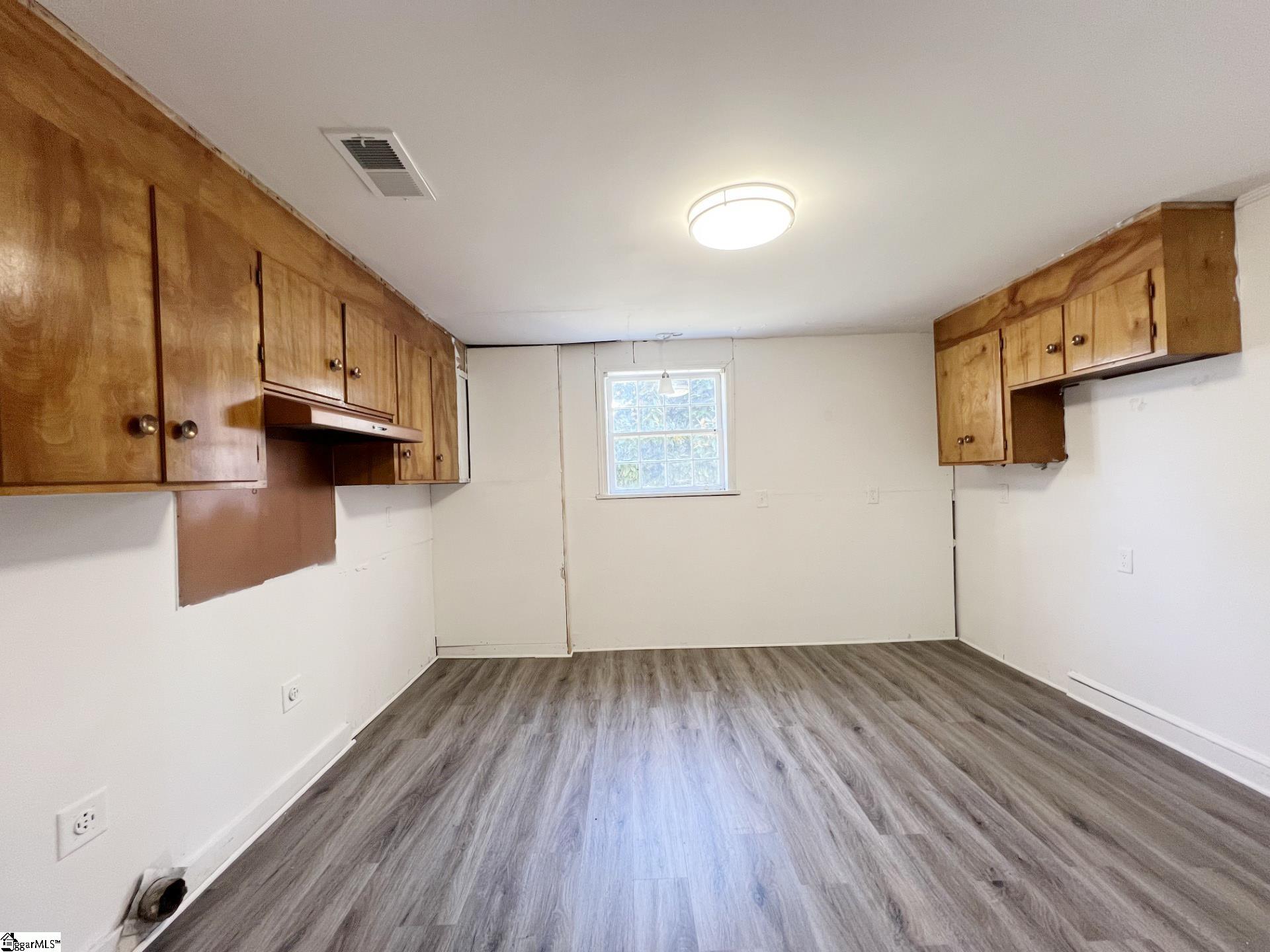 5 Howell Road