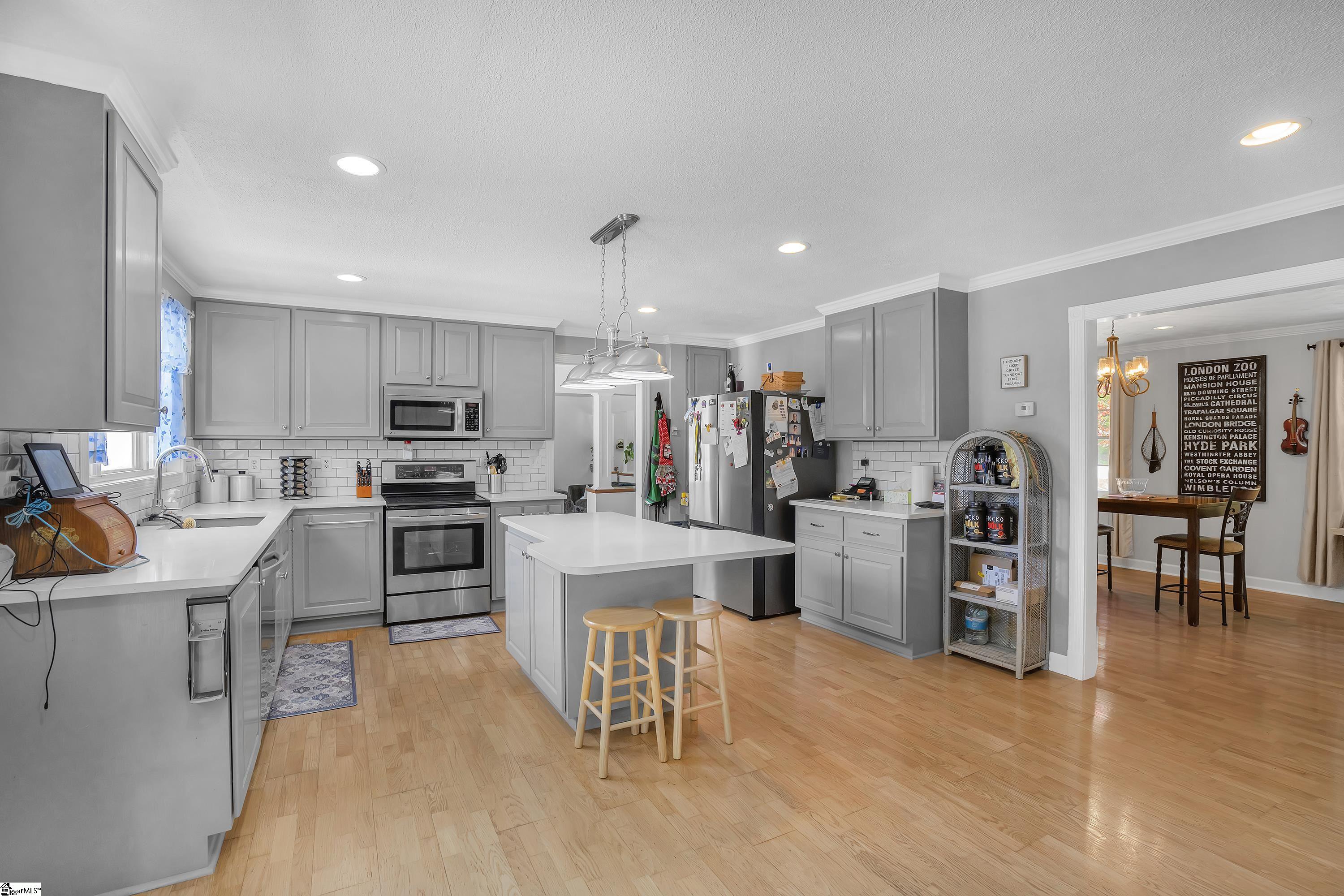 323 Rollingwood Drive