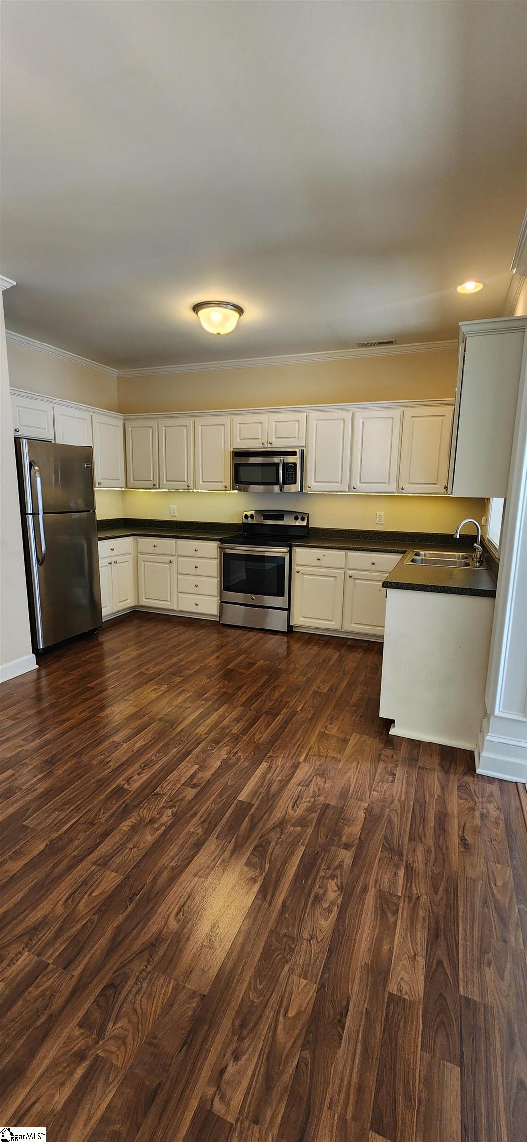 152 Middleton Park Lane