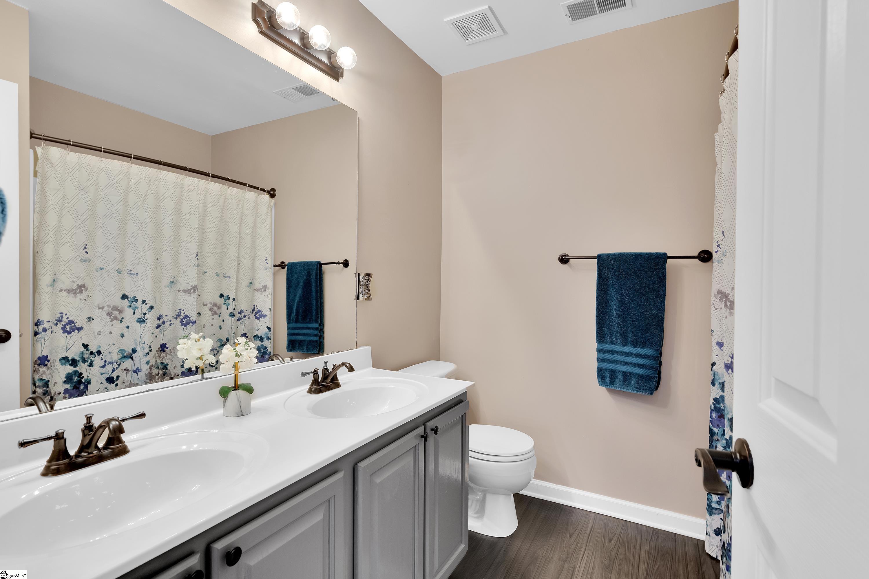 10 Suffolk Downs Way