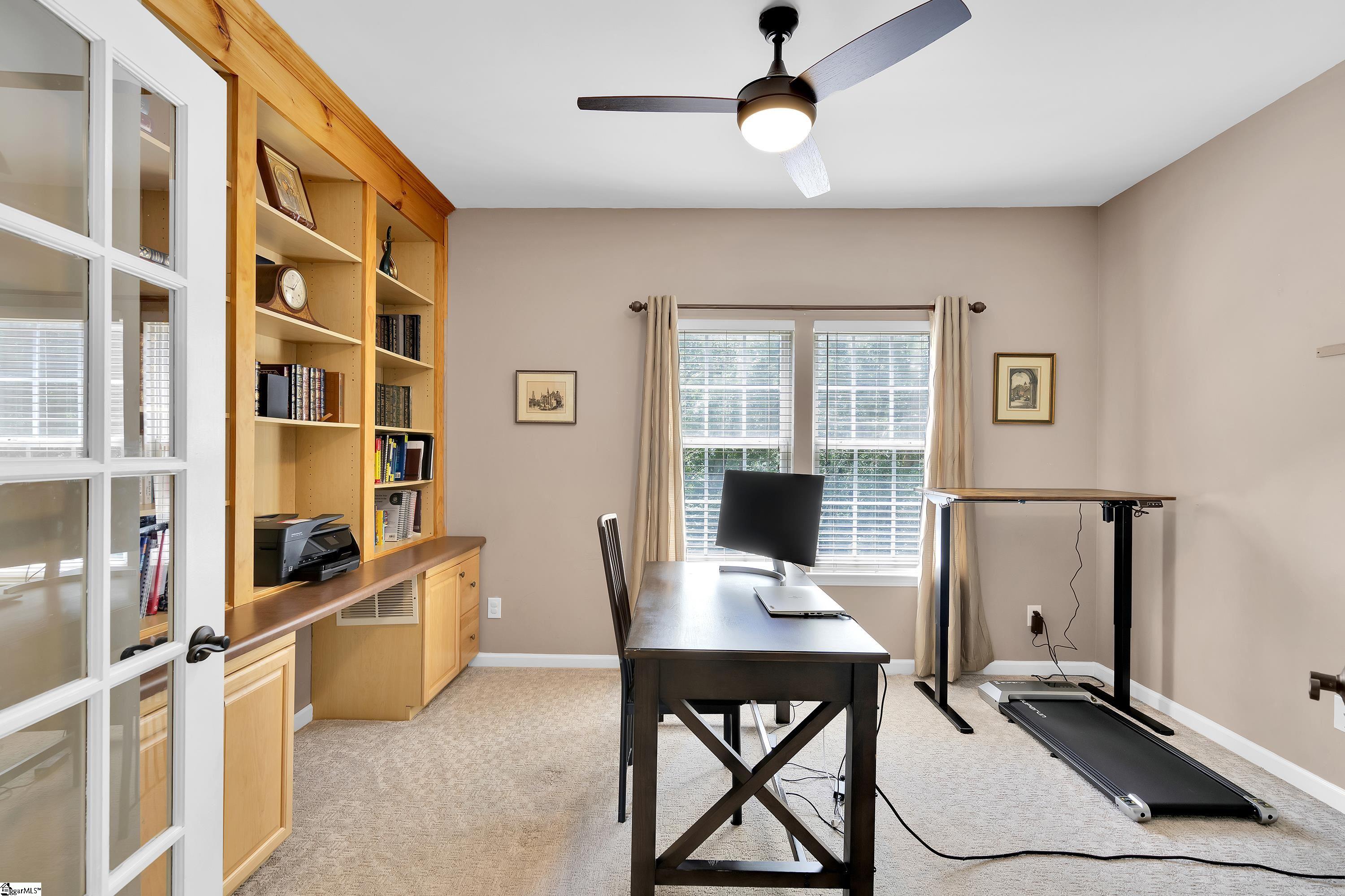 10 Suffolk Downs Way