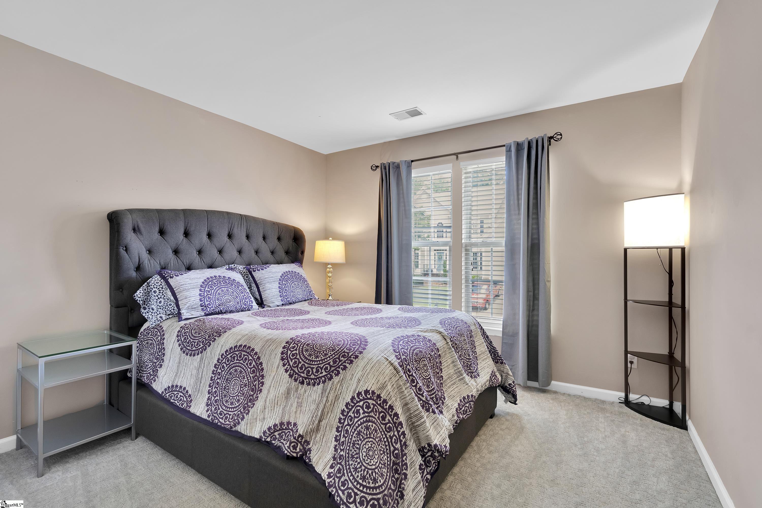 10 Suffolk Downs Way