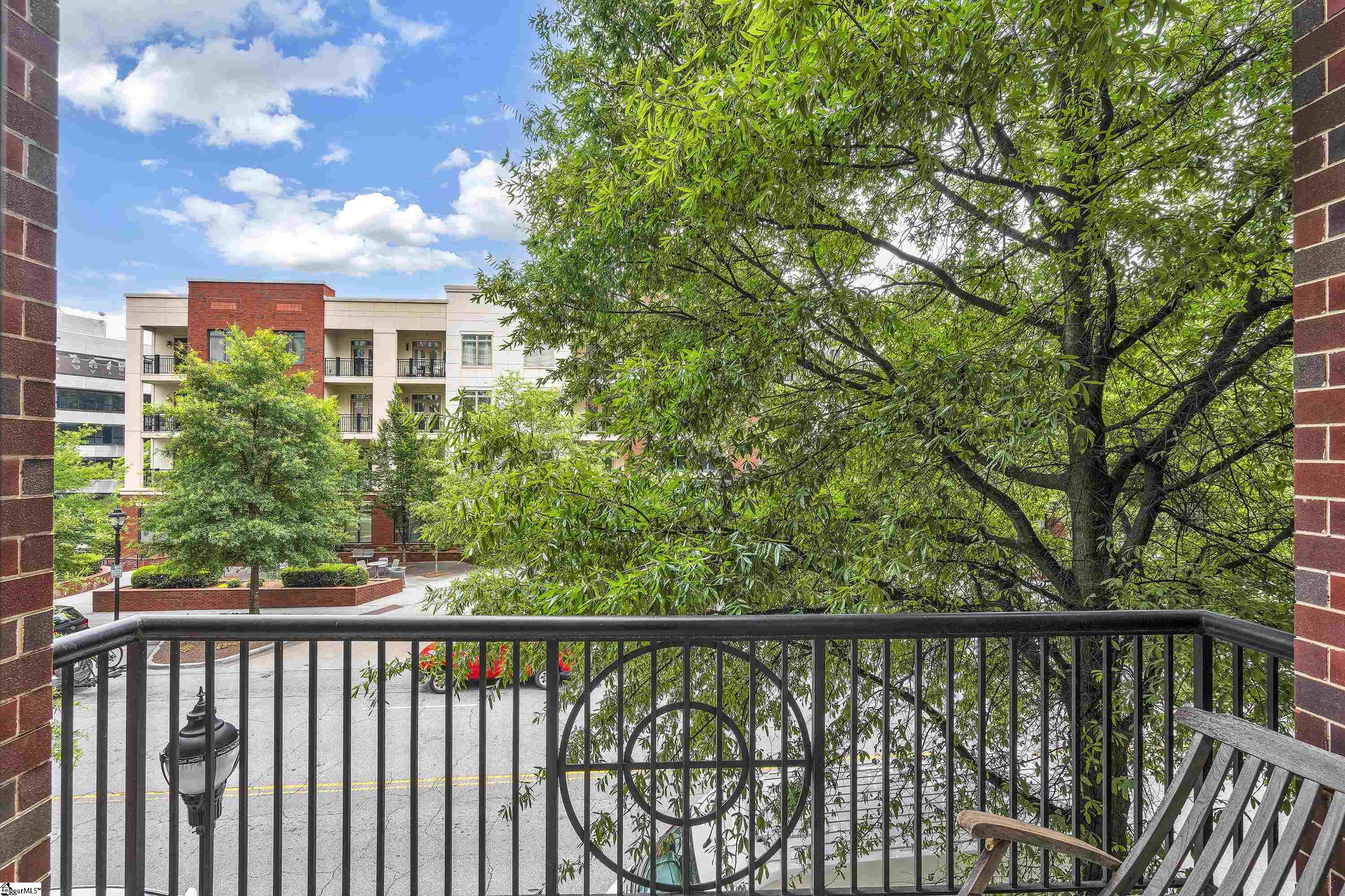 111 E Mcbee Avenue Unit 203