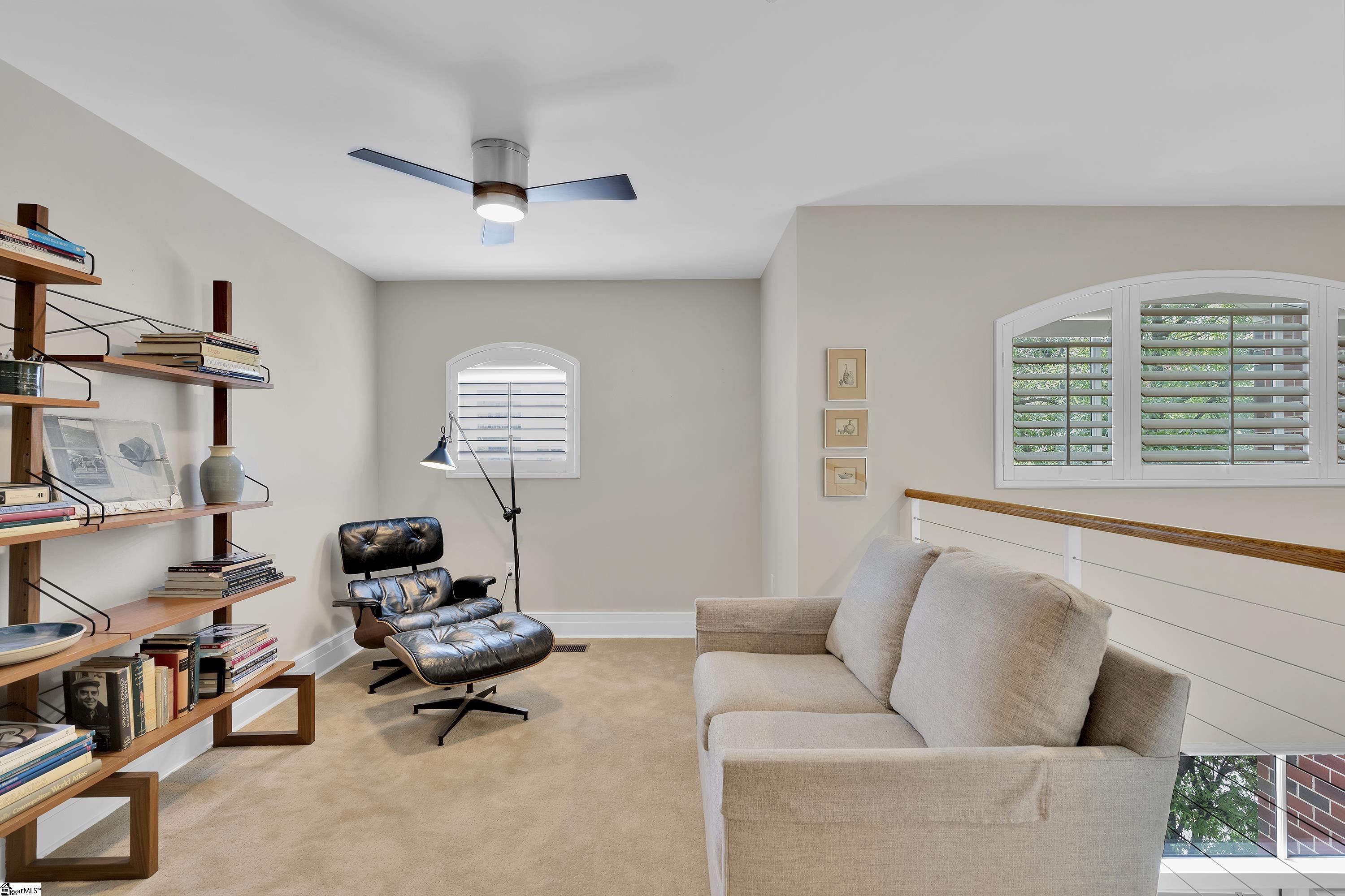 111 E Mcbee Avenue Unit 203