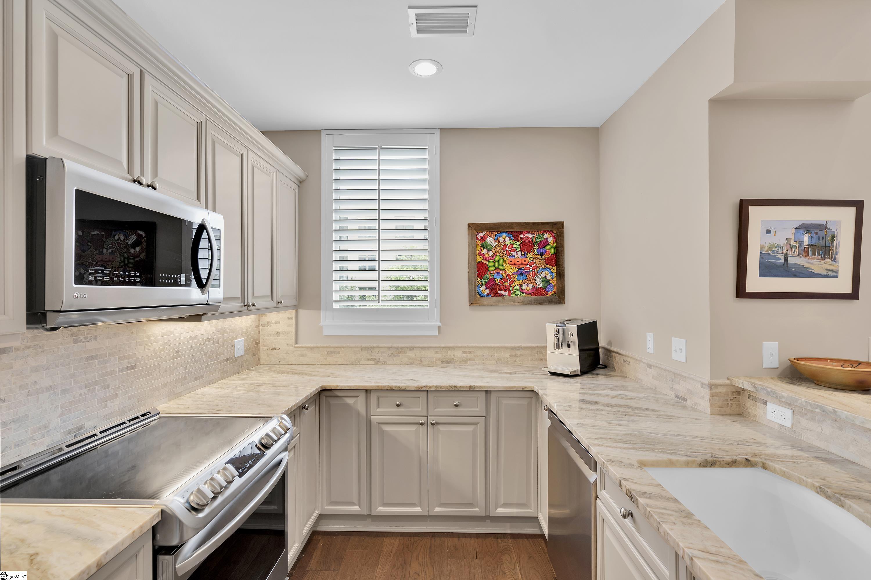 111 E Mcbee Avenue Unit 203