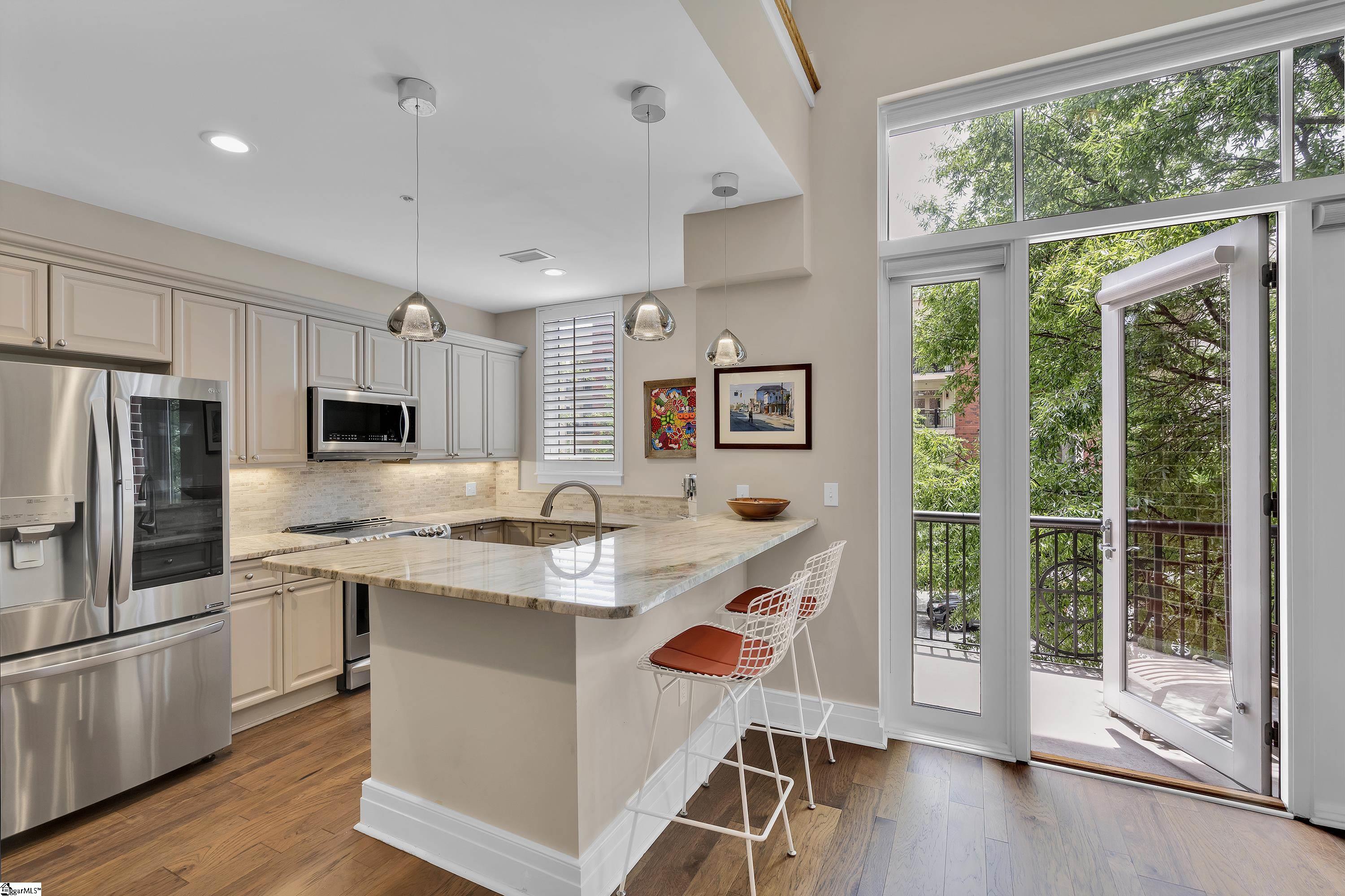 111 E Mcbee Avenue Unit 203