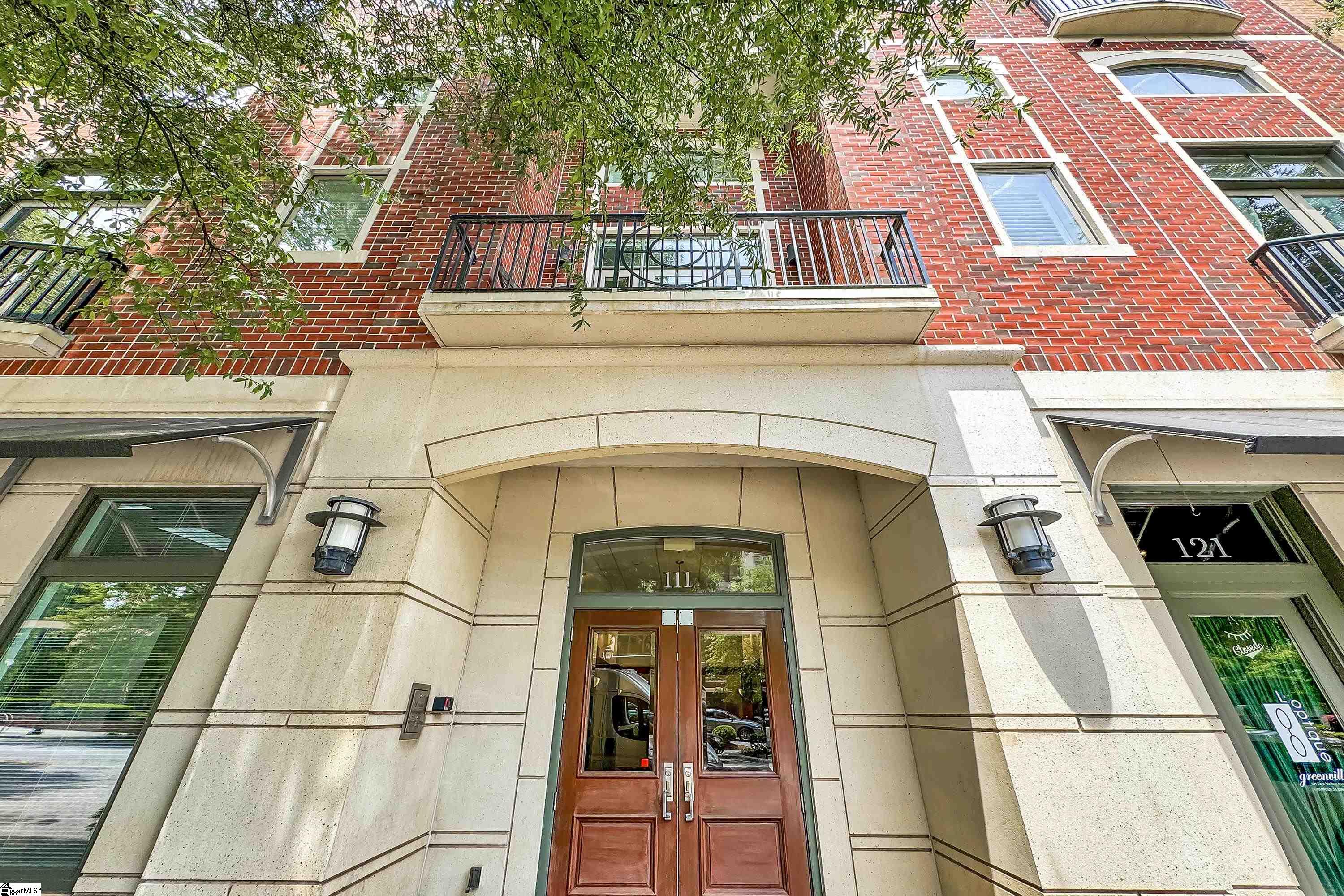 111 E Mcbee Avenue Unit 203