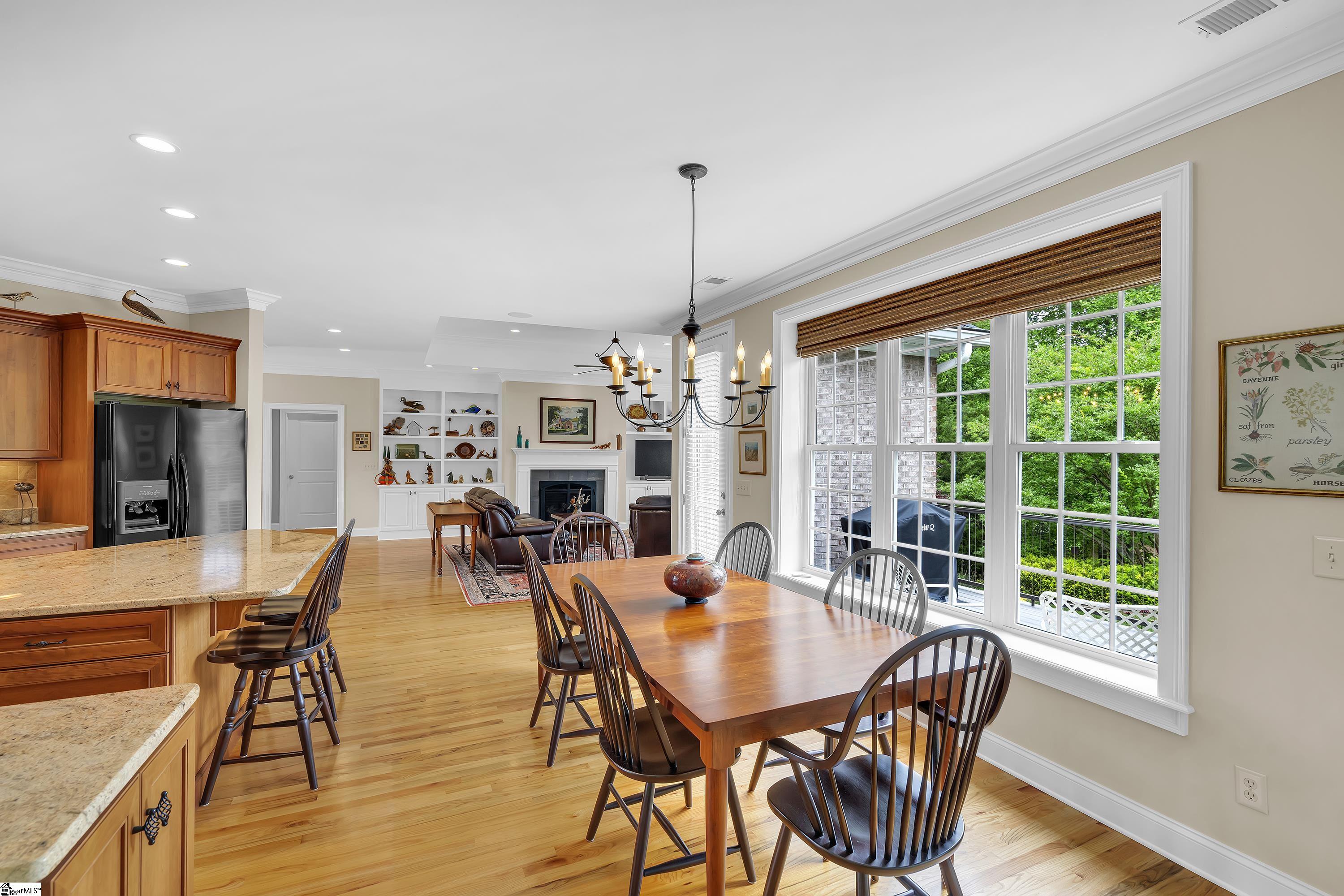 422 Hunters Circle