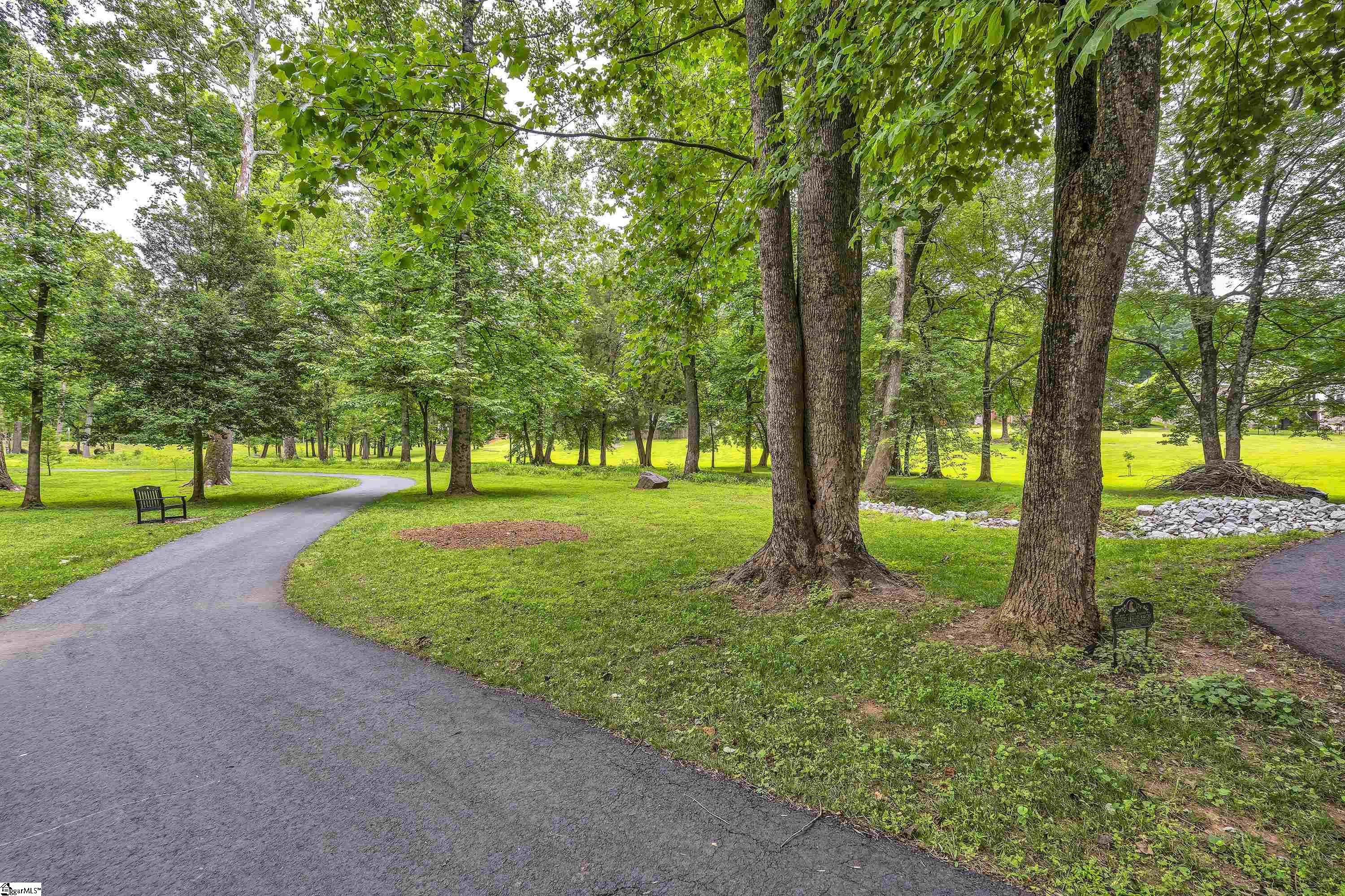 422 Hunters Circle