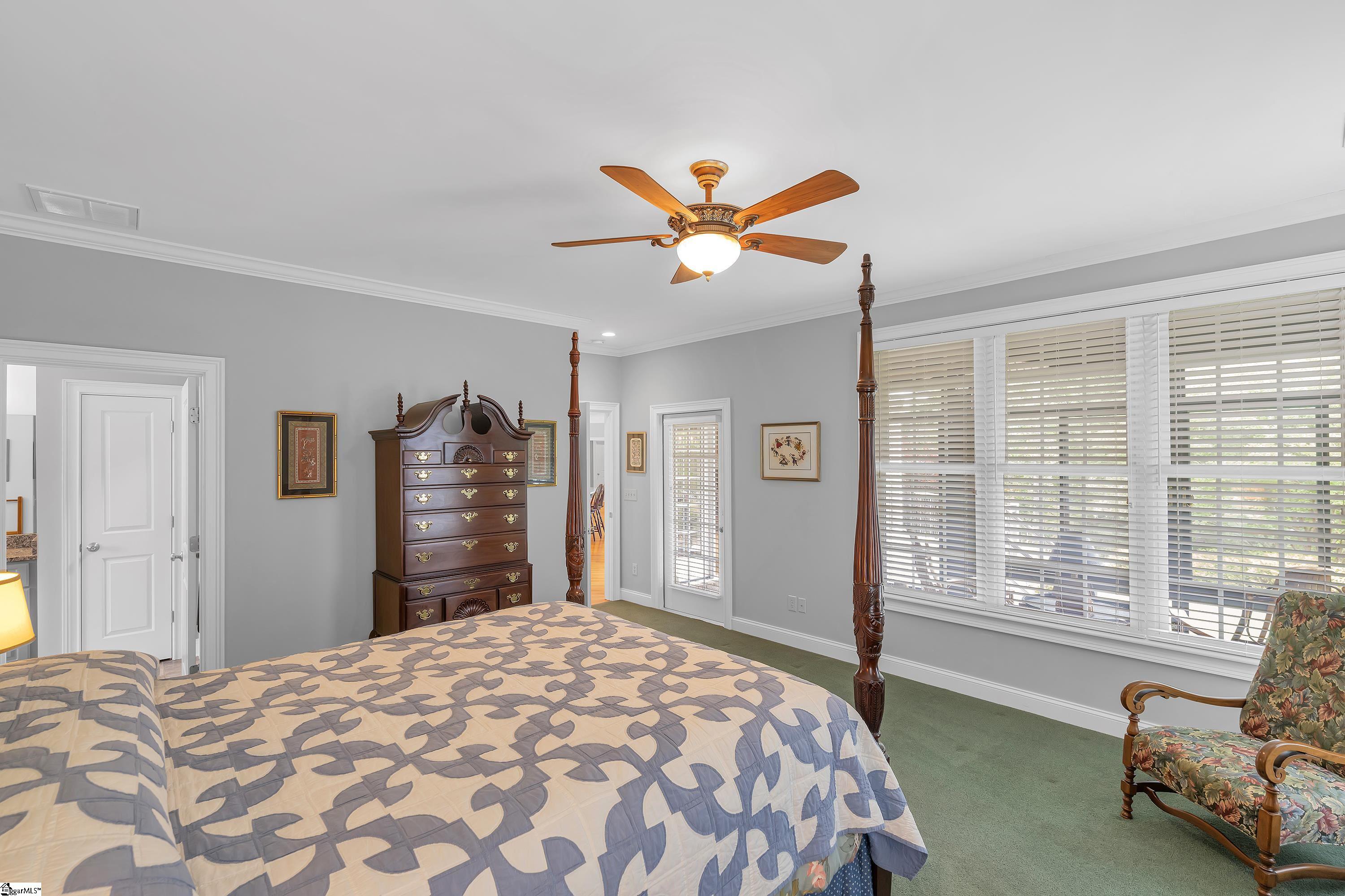 422 Hunters Circle