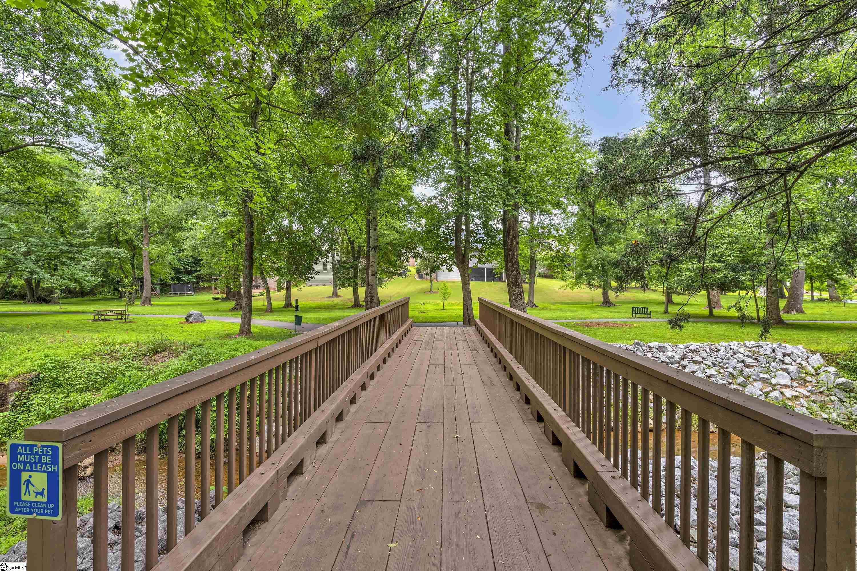 422 Hunters Circle