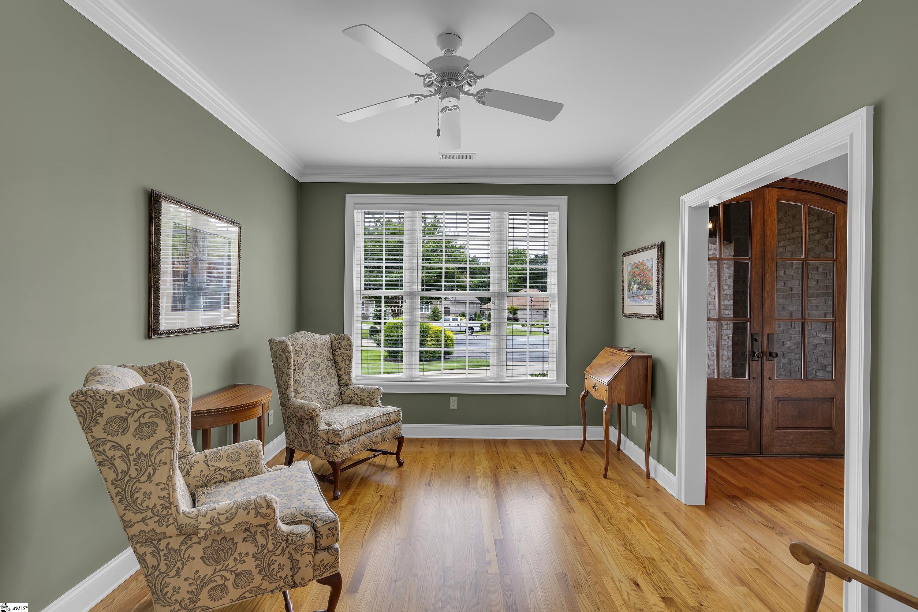 422 Hunters Circle