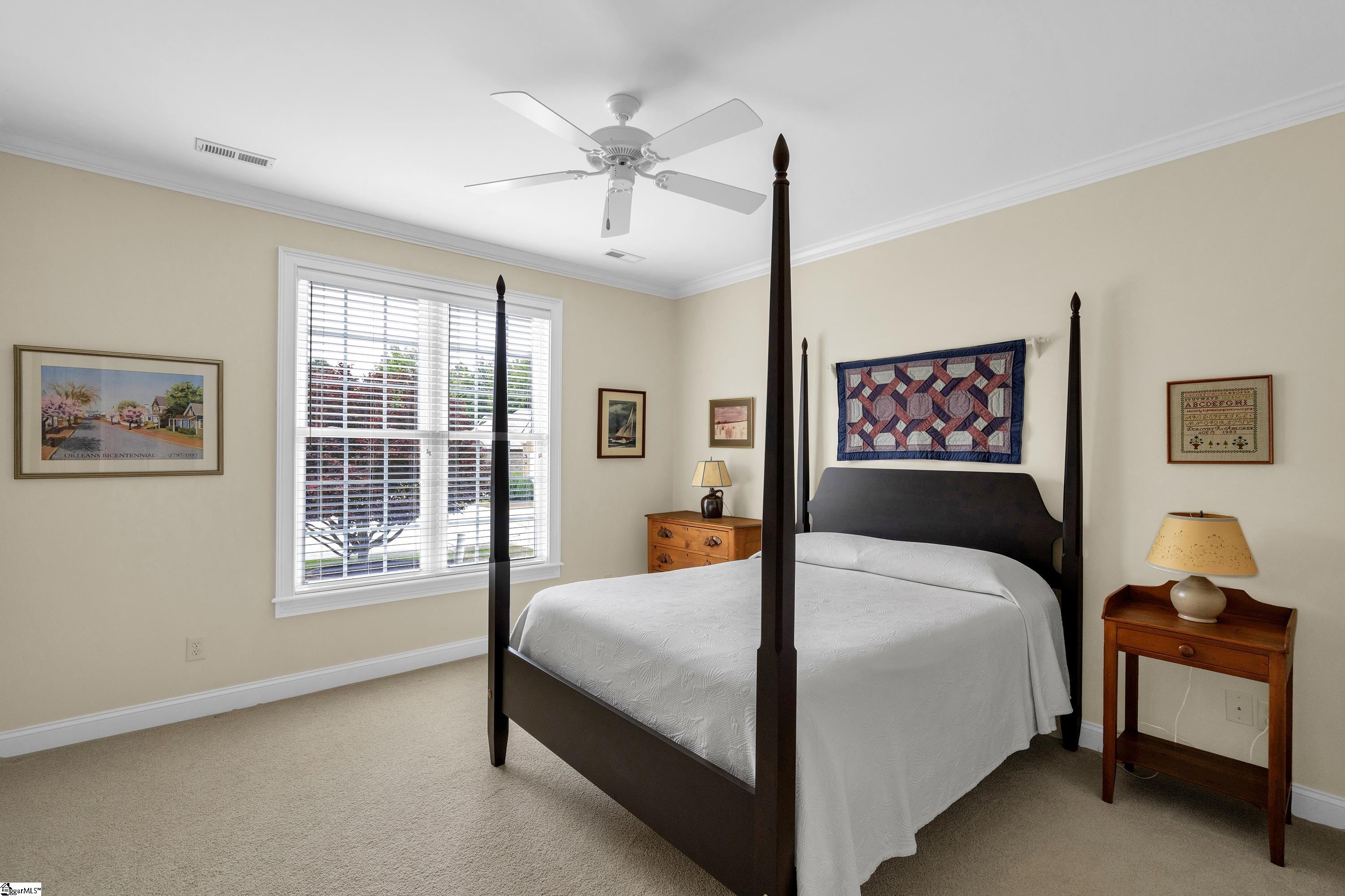 422 Hunters Circle