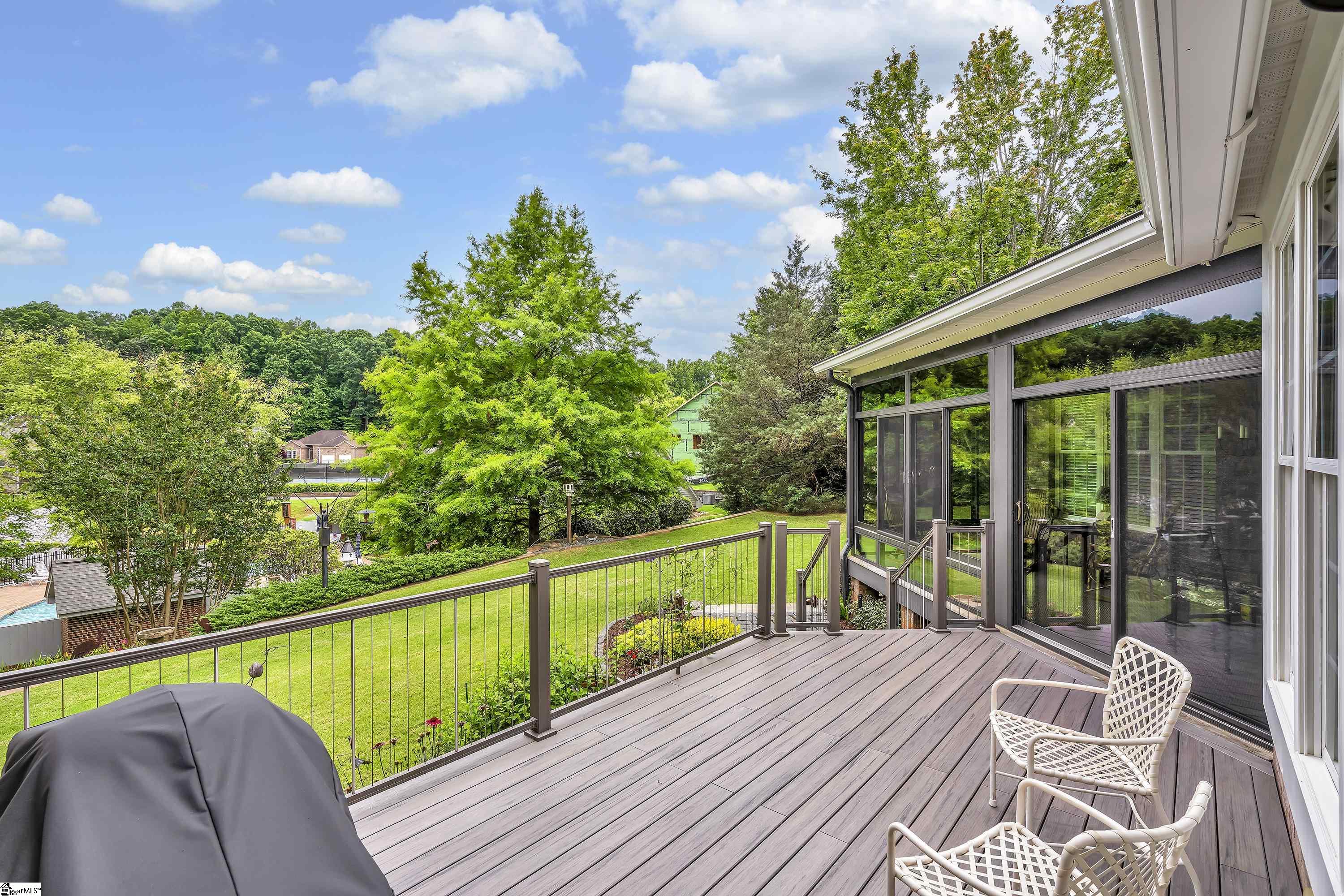 422 Hunters Circle