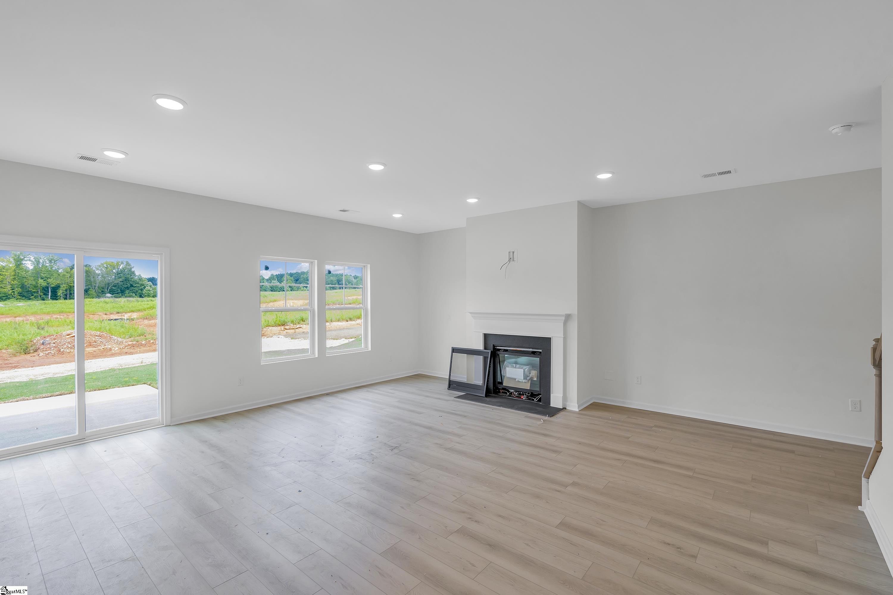 1046 Leoni Drive Lot 106