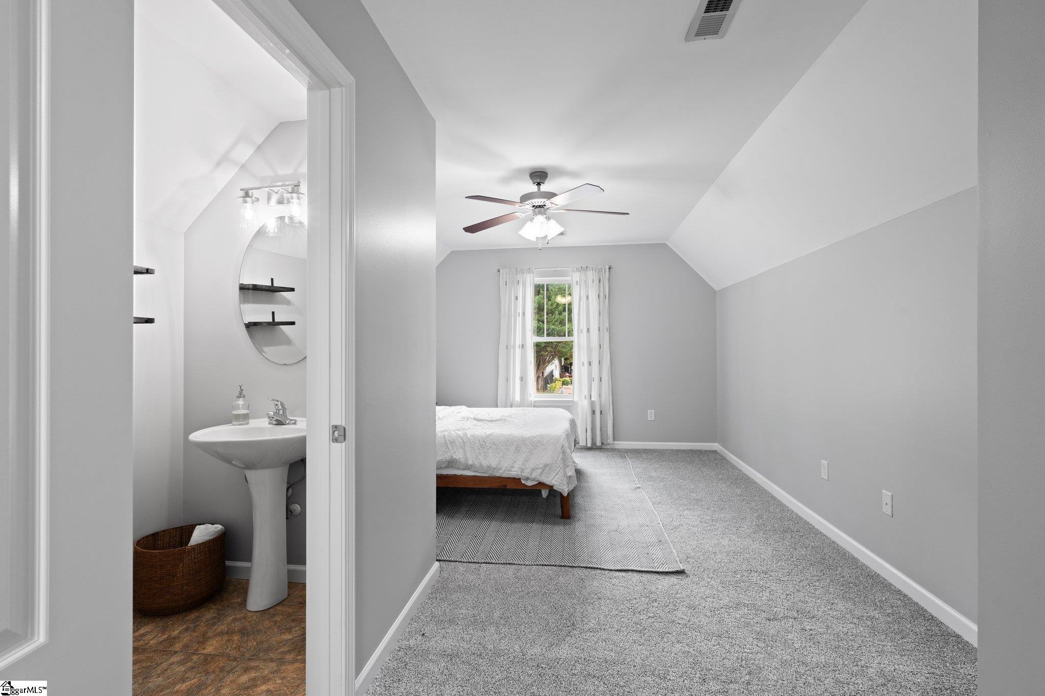 54 Thunderbird Drive