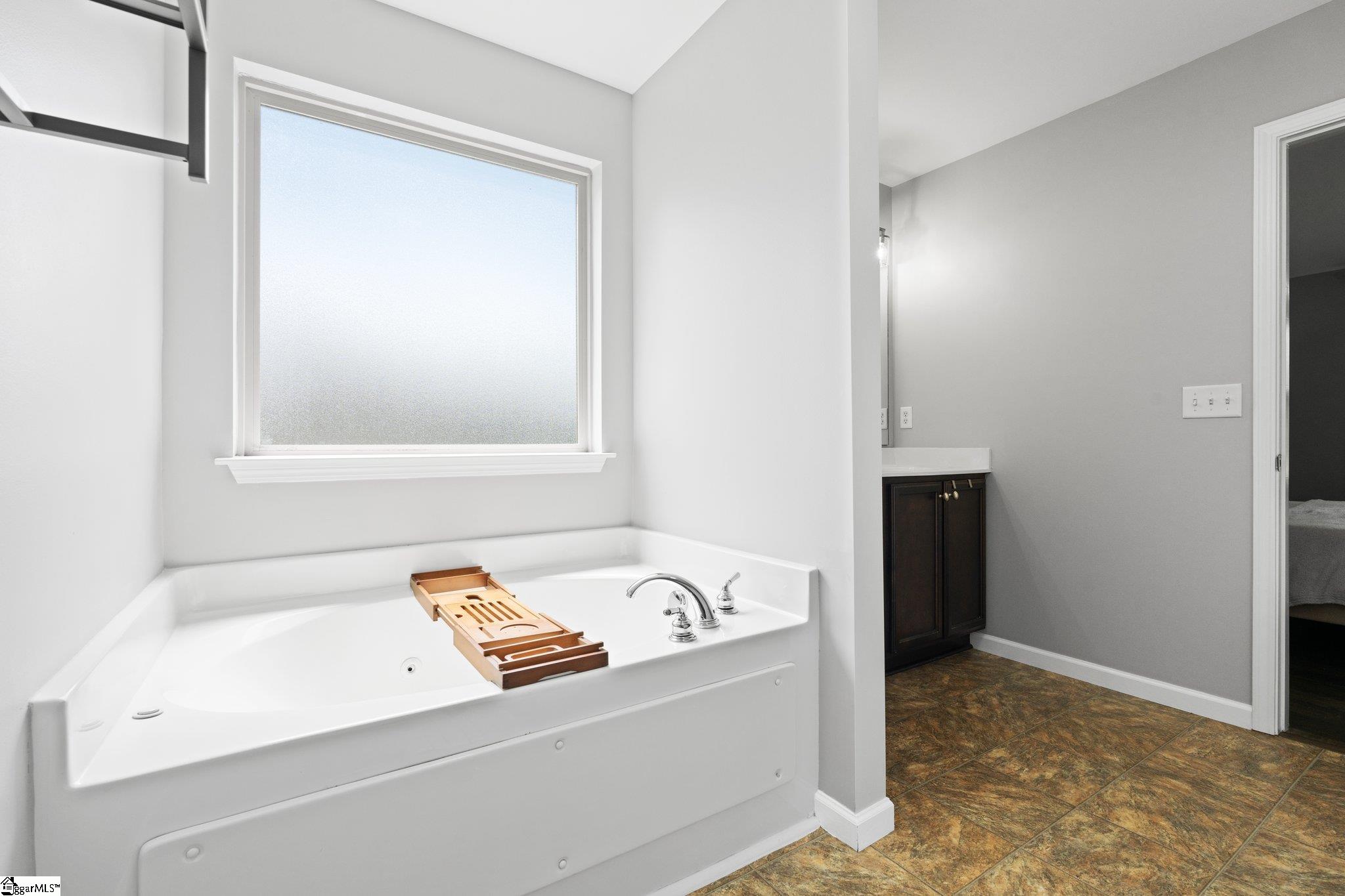 54 Thunderbird Drive