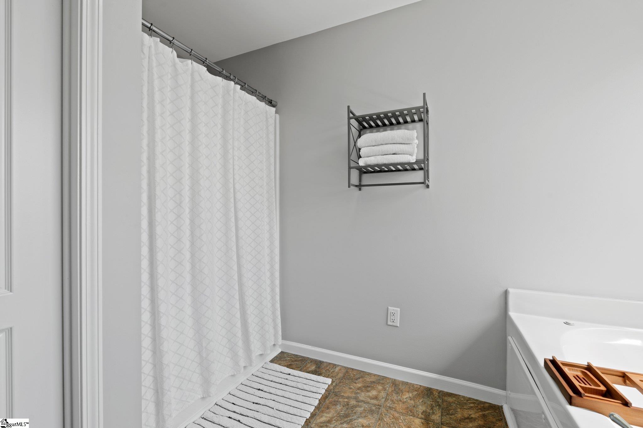 54 Thunderbird Drive