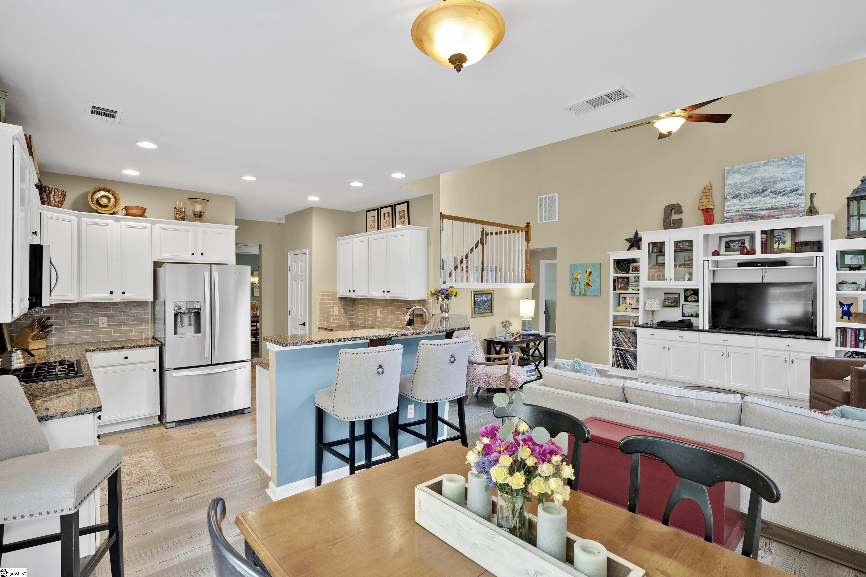 10 Majestic Oak Court