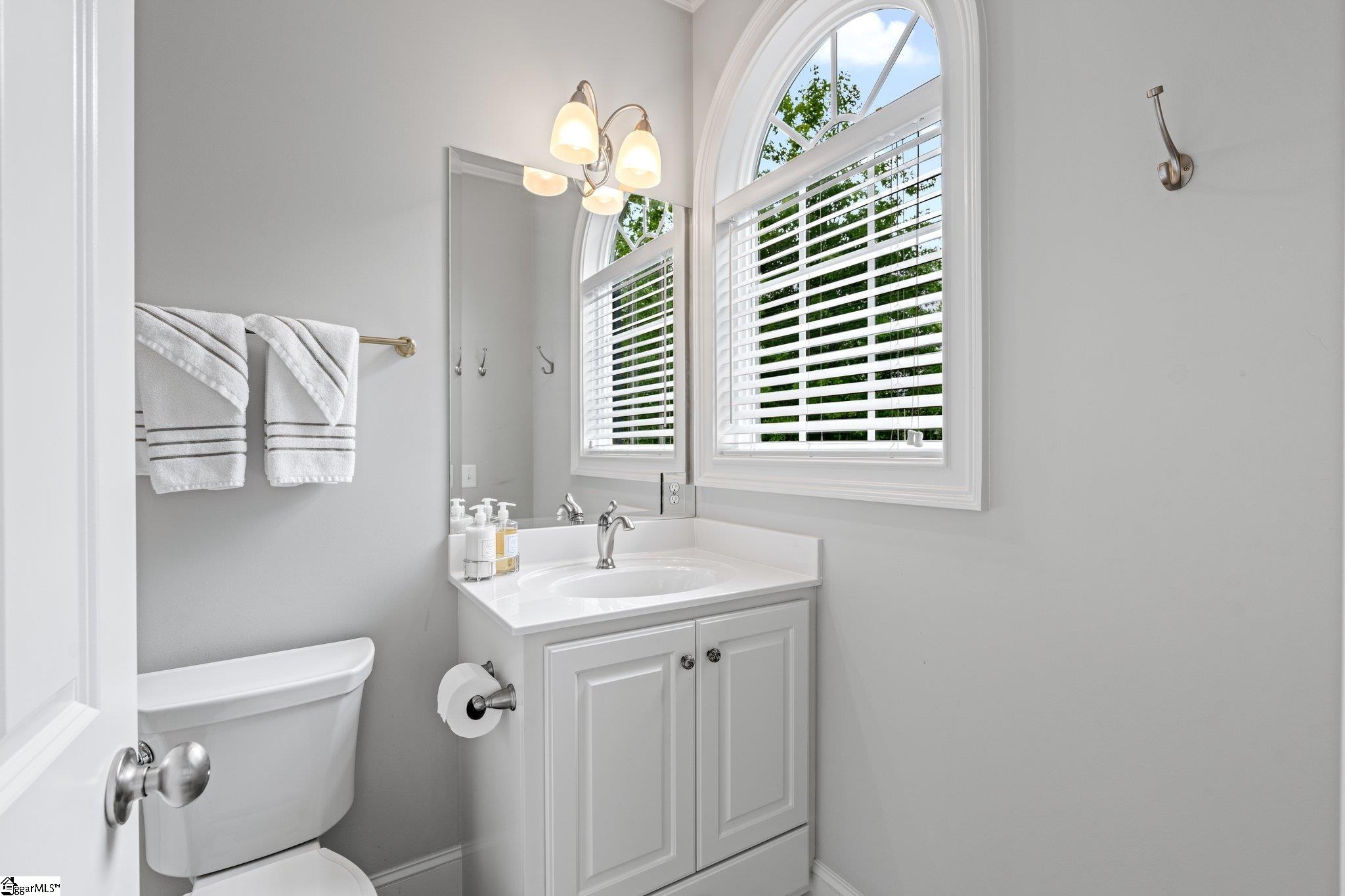 33 Hollingsworth Drive