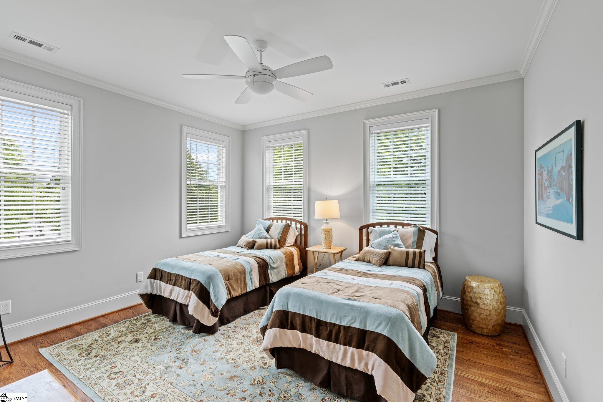 33 Hollingsworth Drive