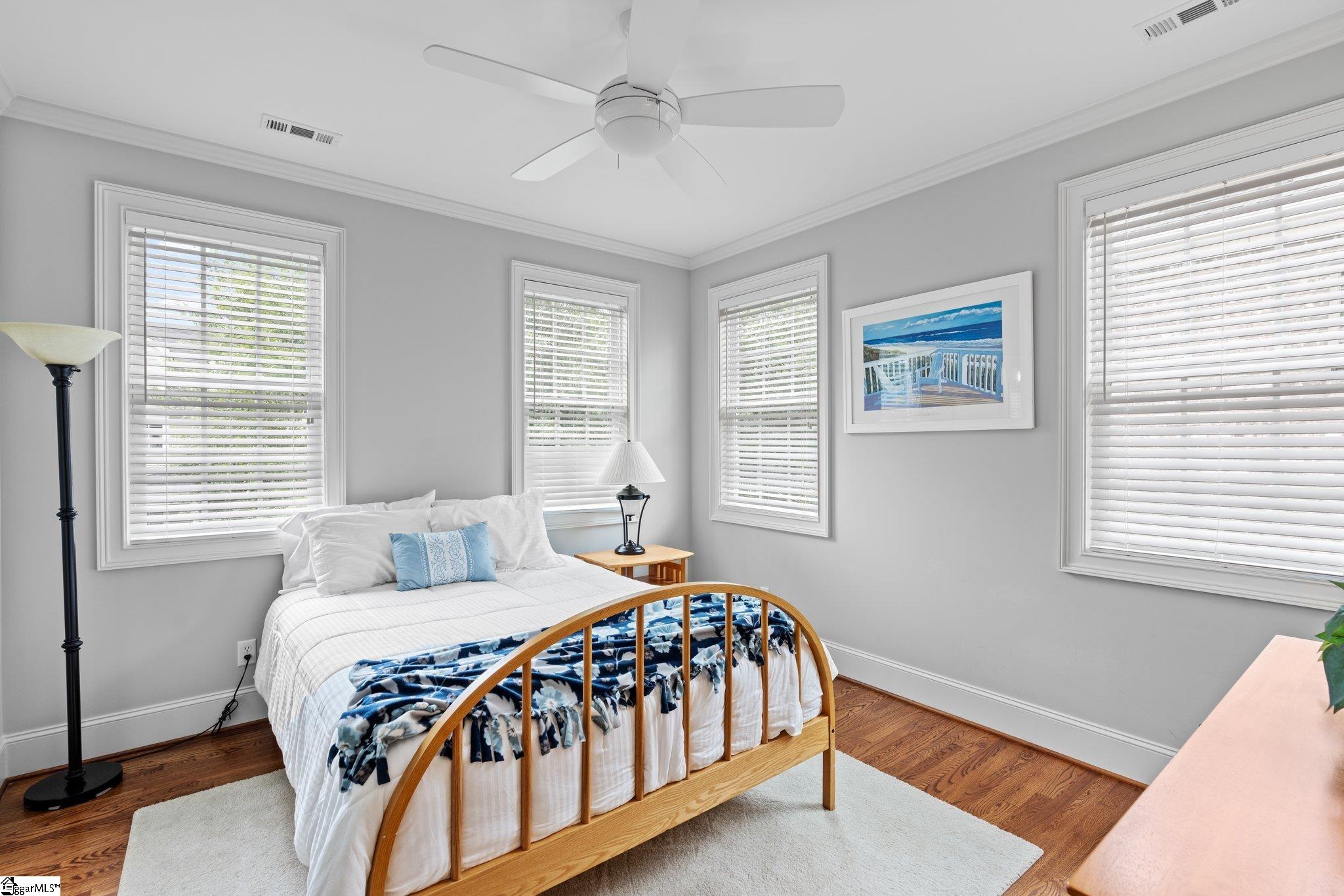 33 Hollingsworth Drive