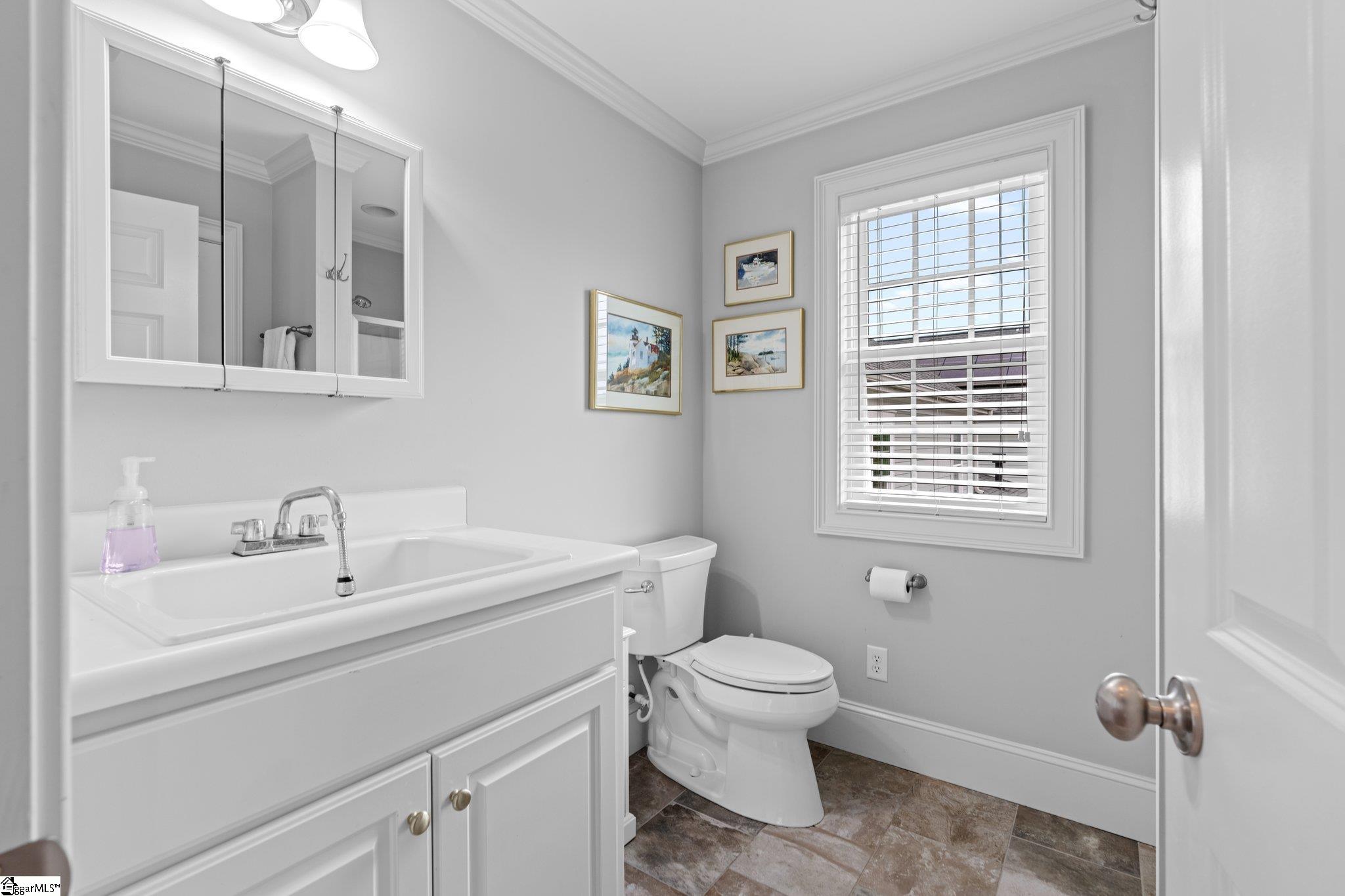 33 Hollingsworth Drive