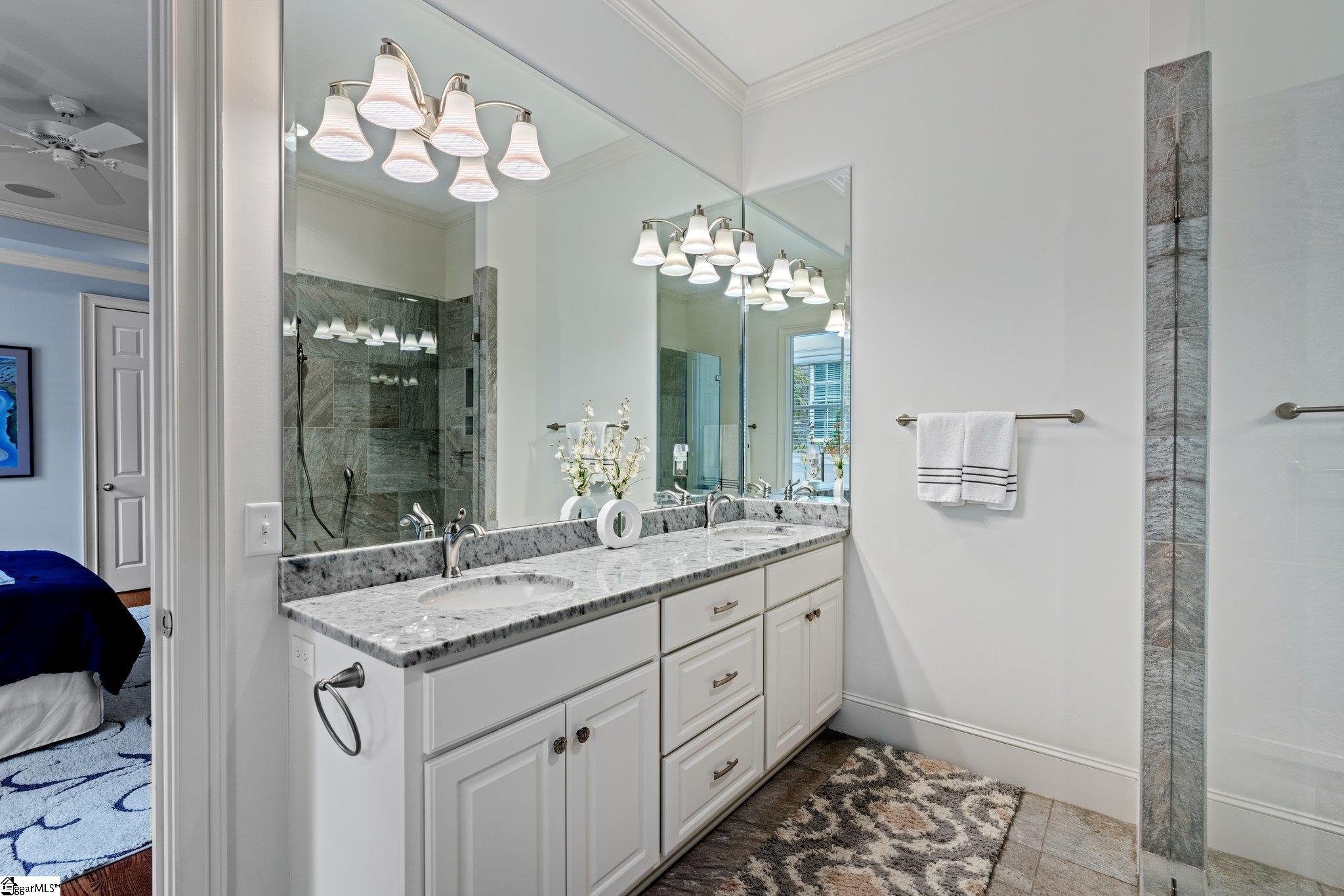 33 Hollingsworth Drive