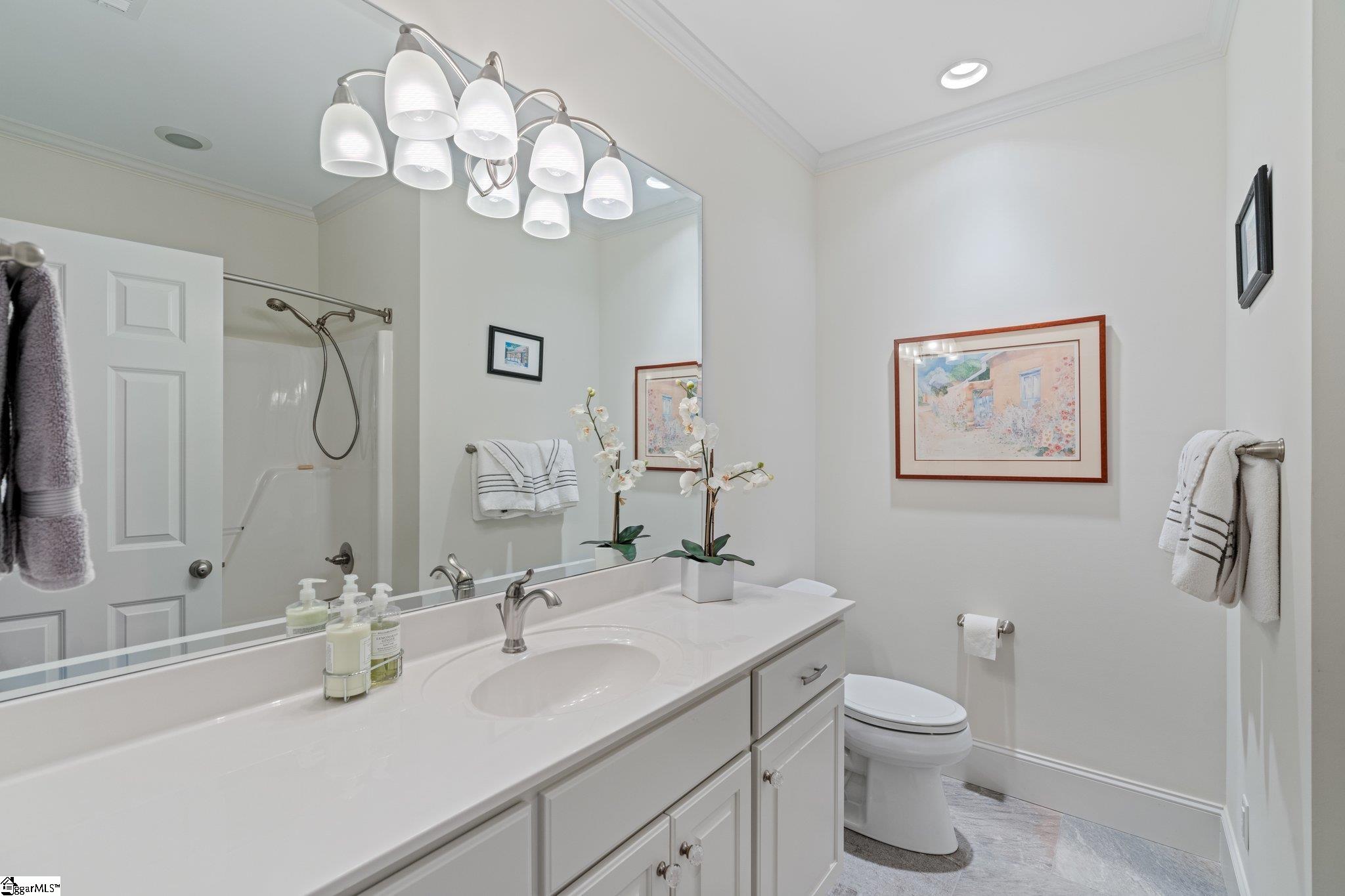 33 Hollingsworth Drive