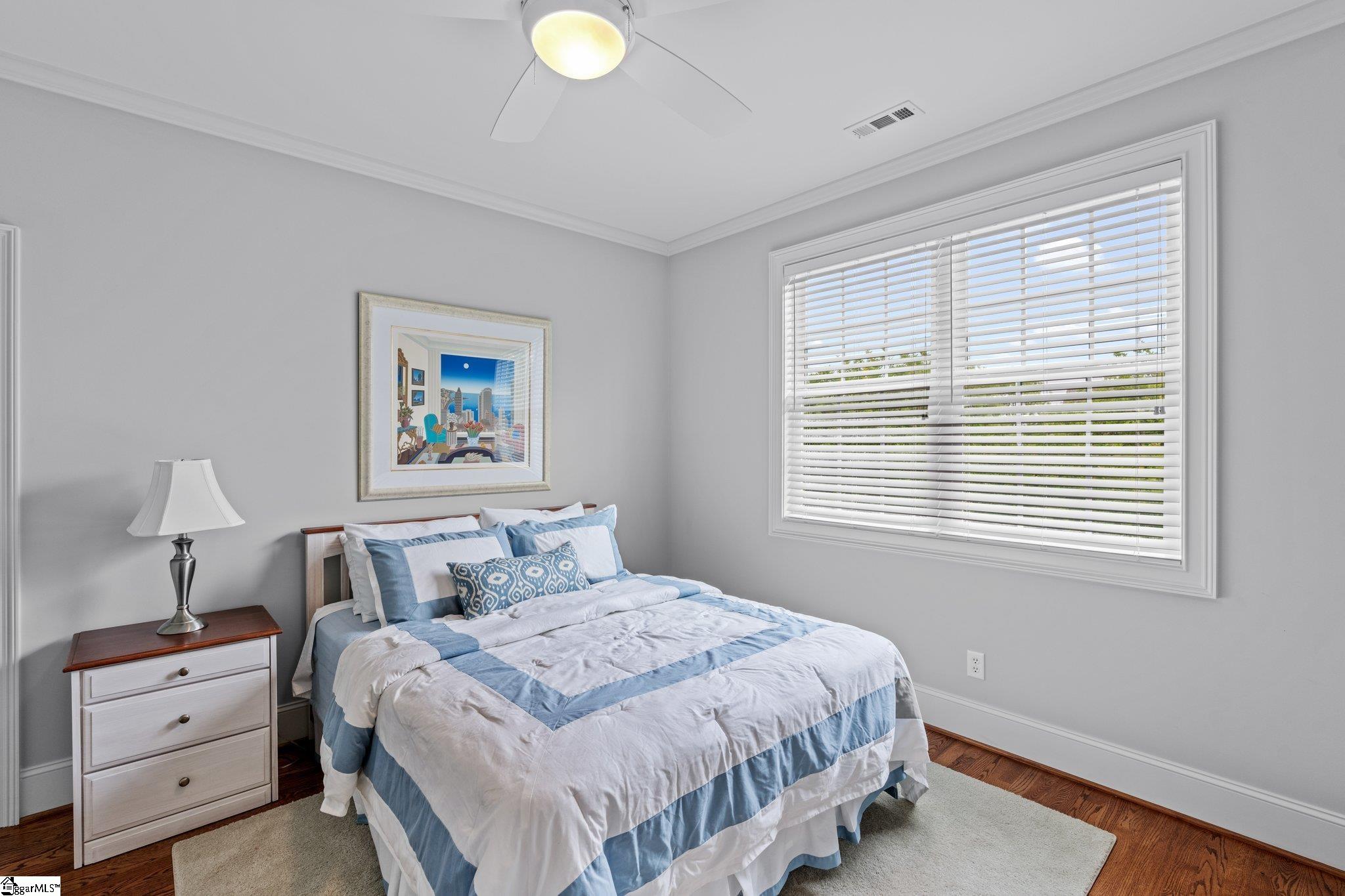 33 Hollingsworth Drive