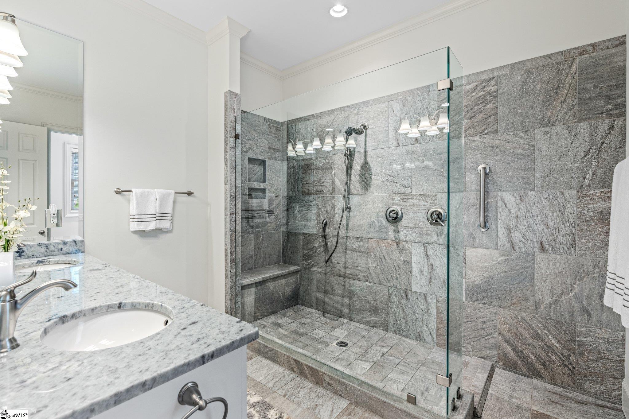 33 Hollingsworth Drive