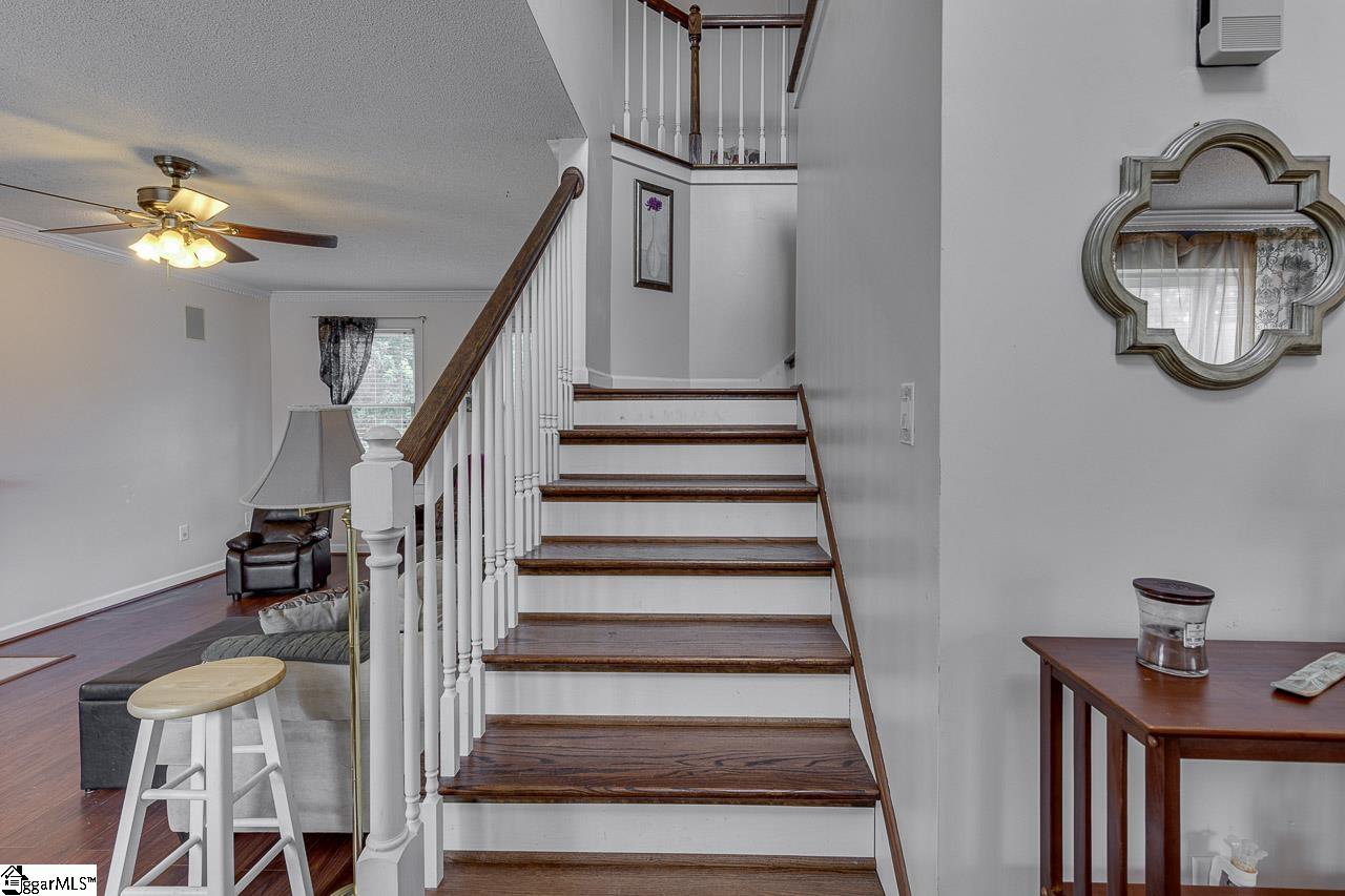 6 Arbordale Lane