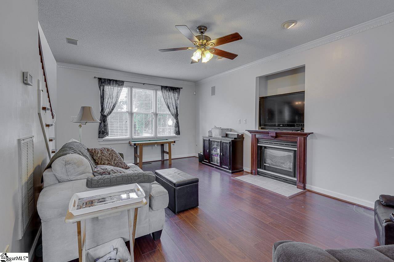6 Arbordale Lane